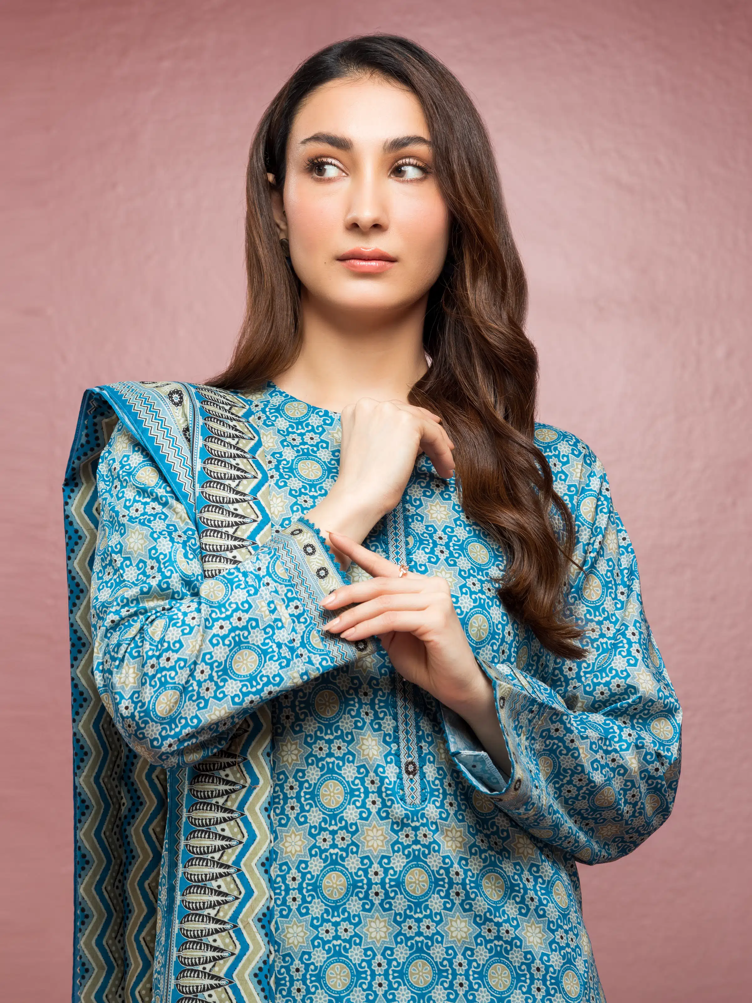 Unstitched Printed Lawn Suit - EWU5A1-35109-3P - Image 4