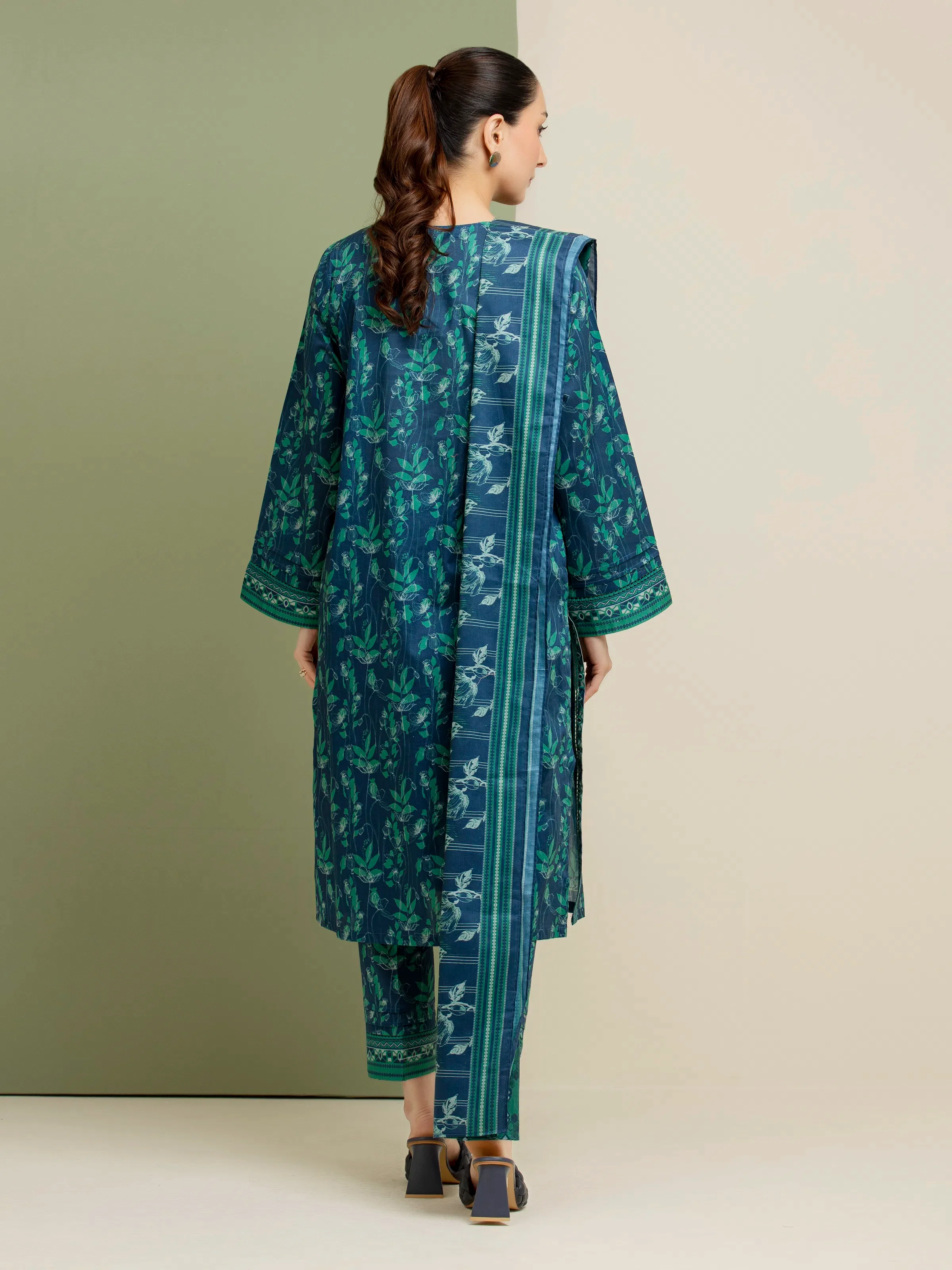 Unstitched Printed Lawn Suit - EWU5A1-35111-3P - Image 2
