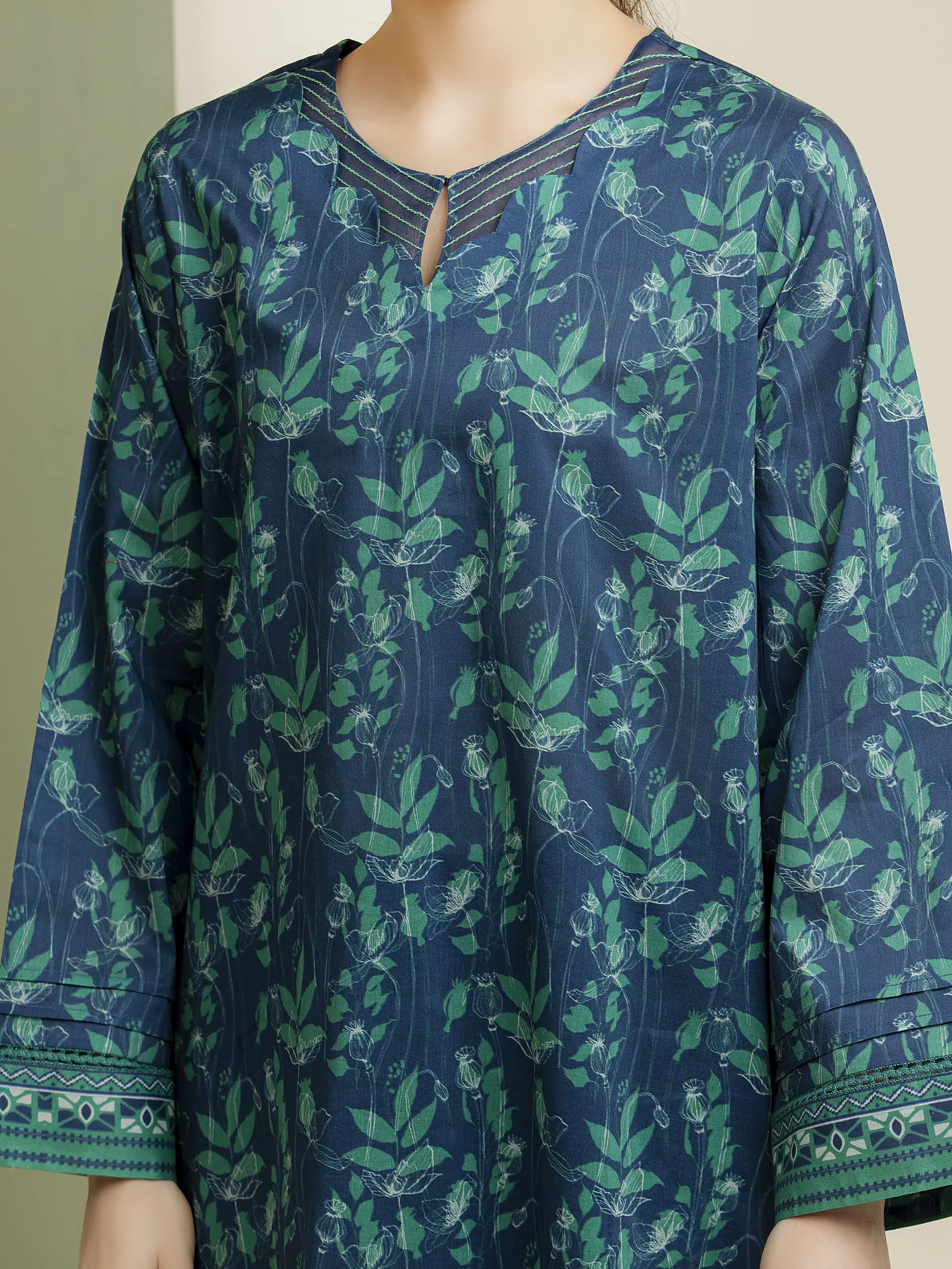 Unstitched Printed Lawn Suit - EWU5A1-35111-3P - Image 5