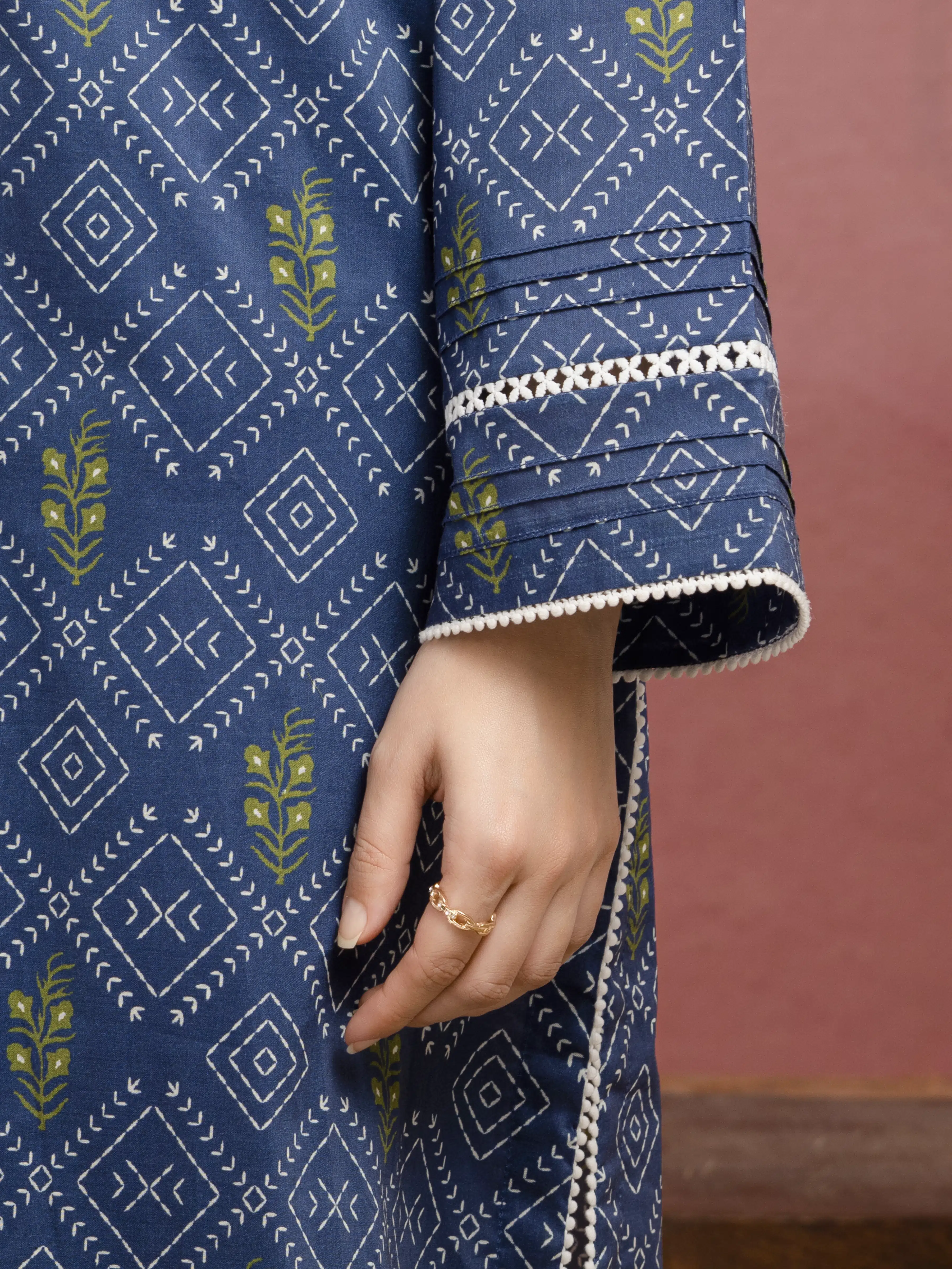 Unstitched Printed Lawn Suit - EWU5A1-35228-3P - Image 4