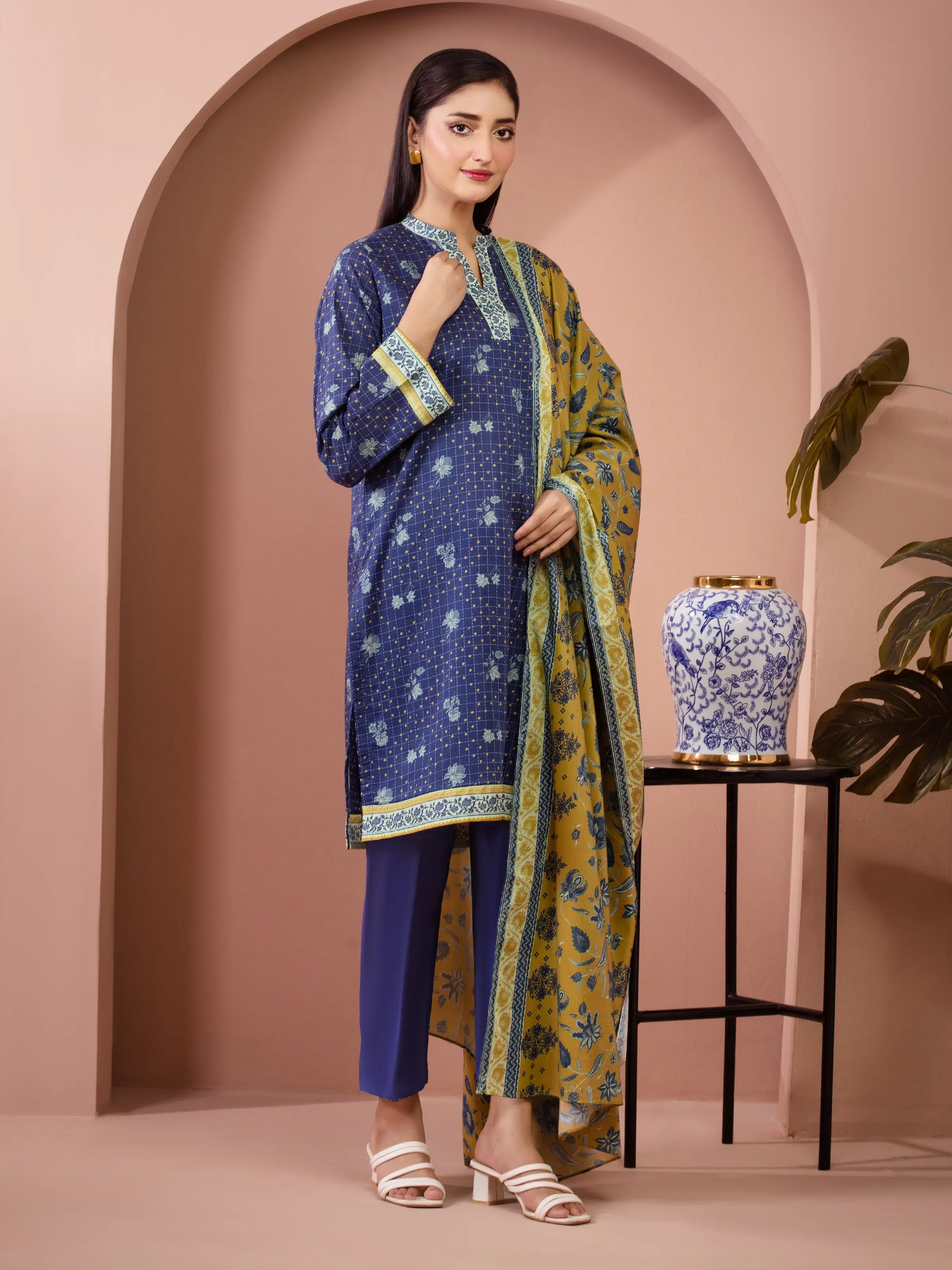 Unstitched Printed Lawn Suit - EWU5A1-35238-3P - Image 2