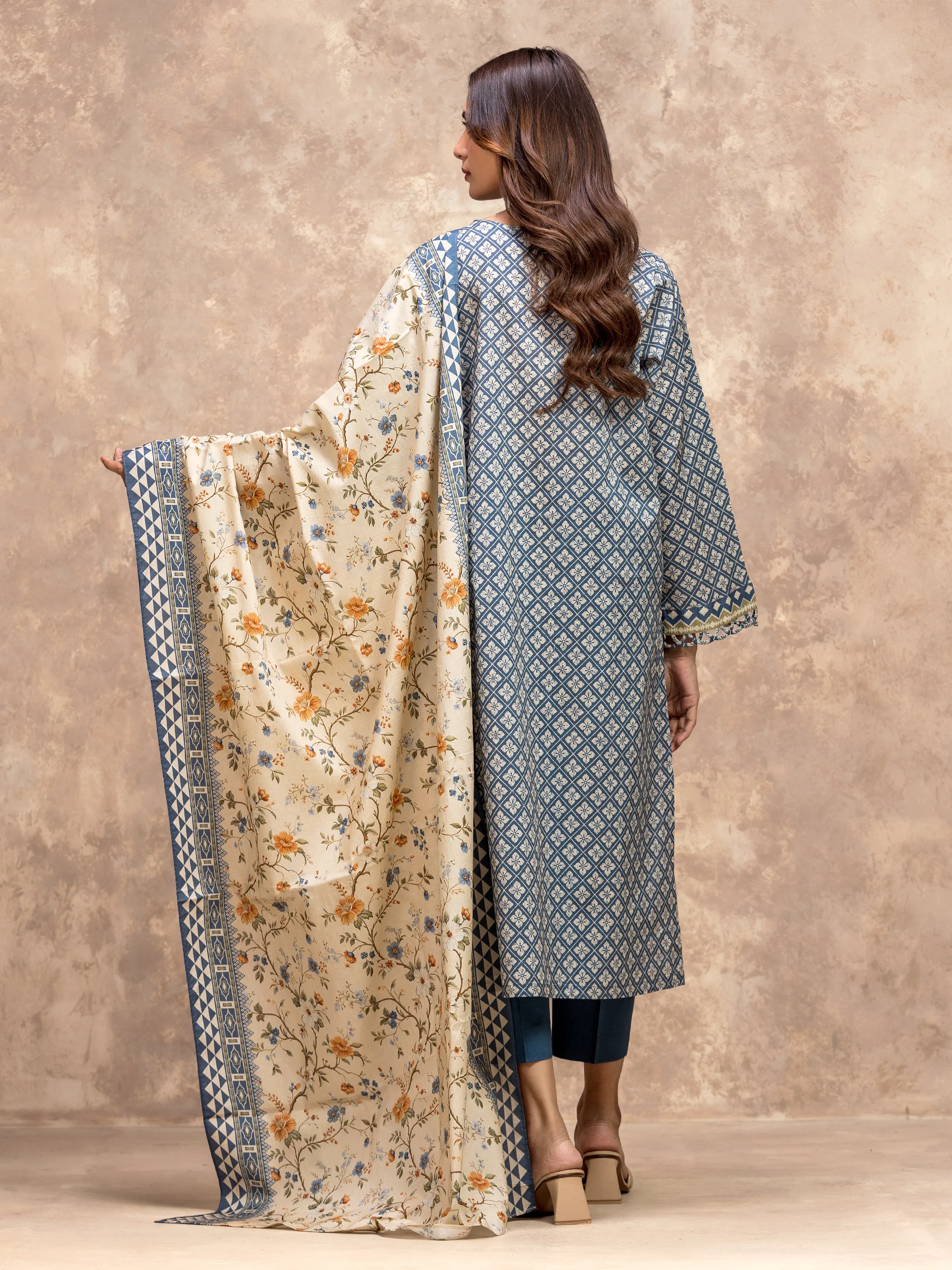 Unstitched Printed Lawn Suit - EWU6A1-36533-3P - Image 6