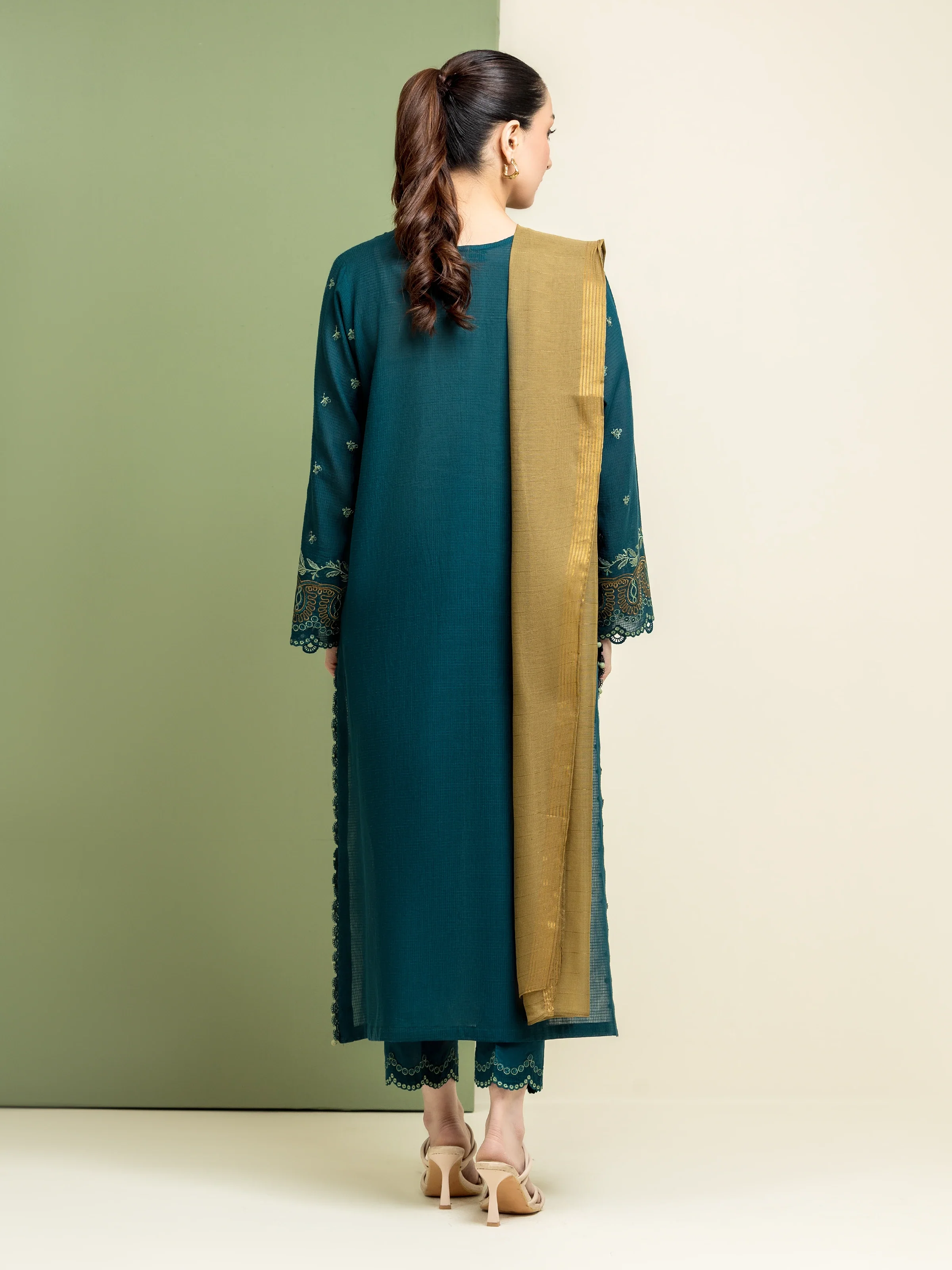 Unstitched Embroidered Lawn Slub Suit - EWU5V1-31225-3P - Image 2