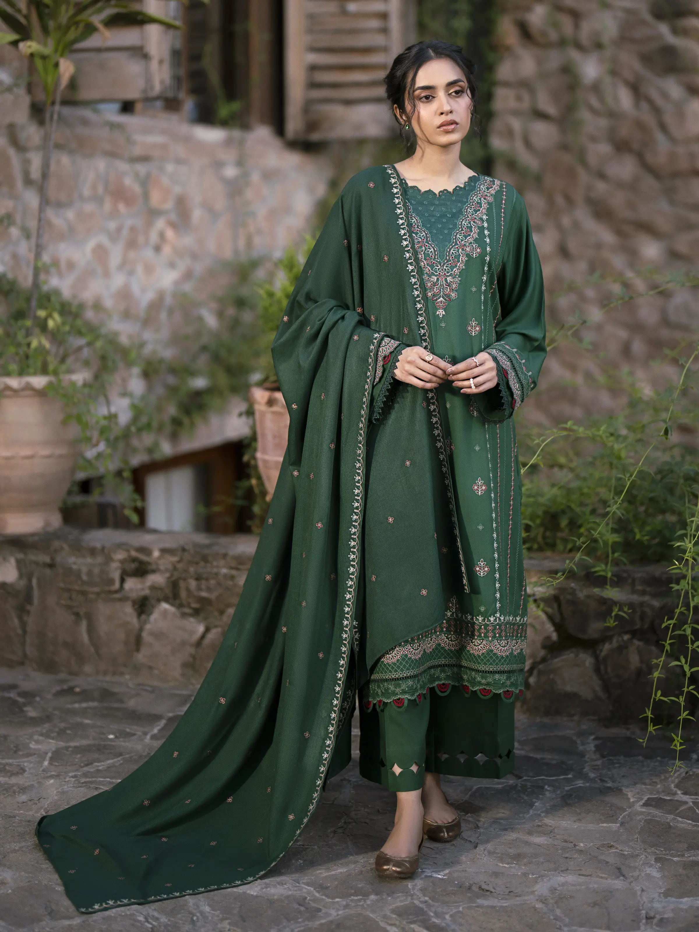 Unstitched Embroidered Marina Twill Suit - EWU24V14-30206-3P - Image 2