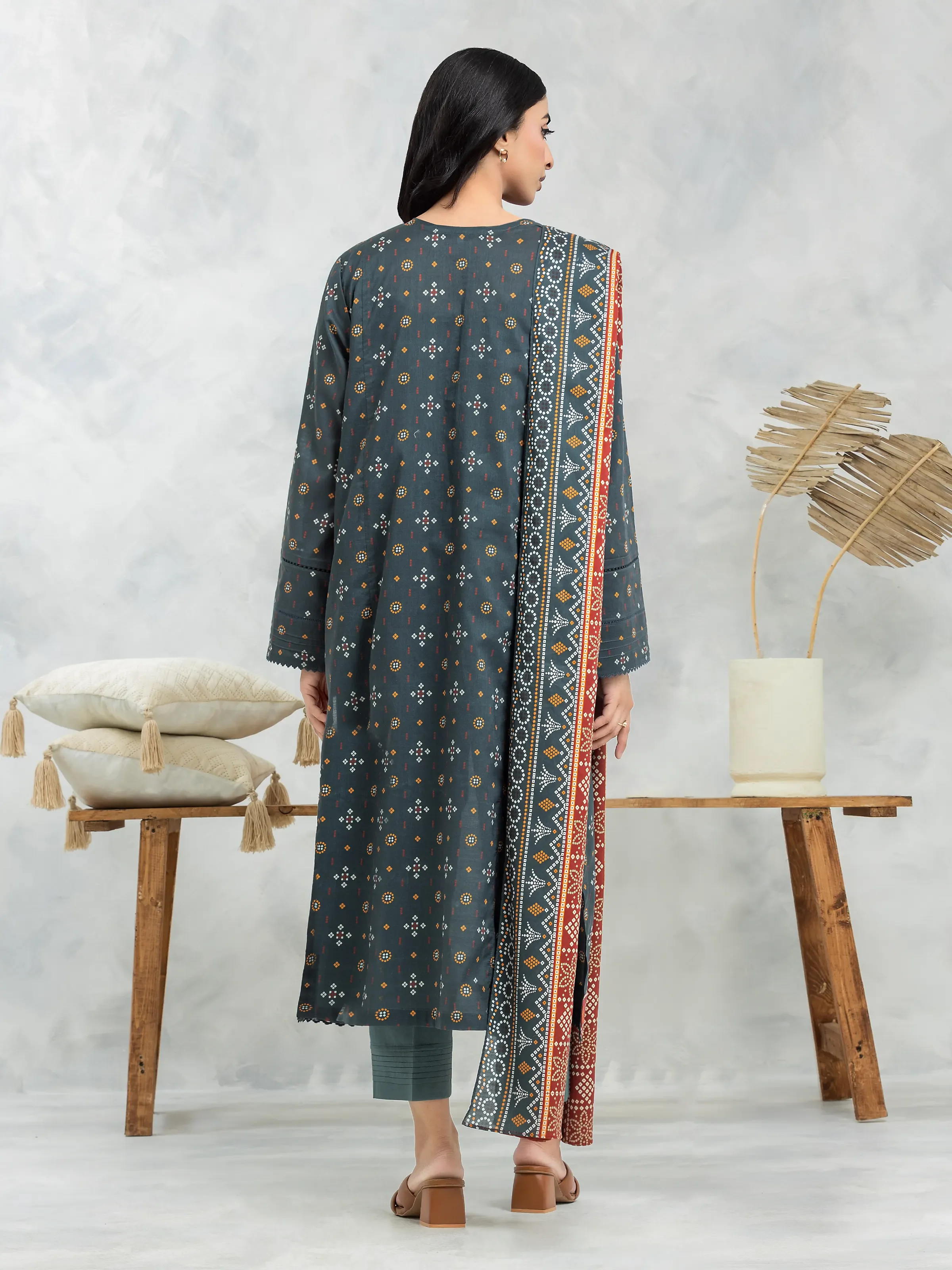 Unstitched Printed Khaddar Suit - EWU24A3-29319-3P - Image 2