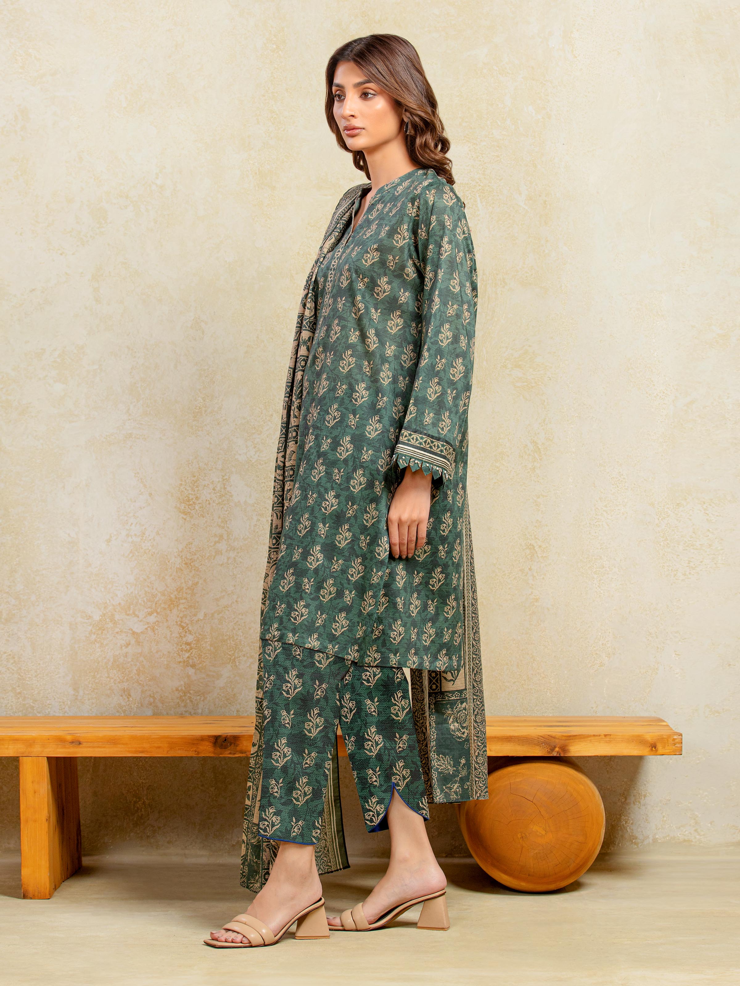 Unstitched Printed Khaddar Suit - EWU5A3-36096-3P - Image 5