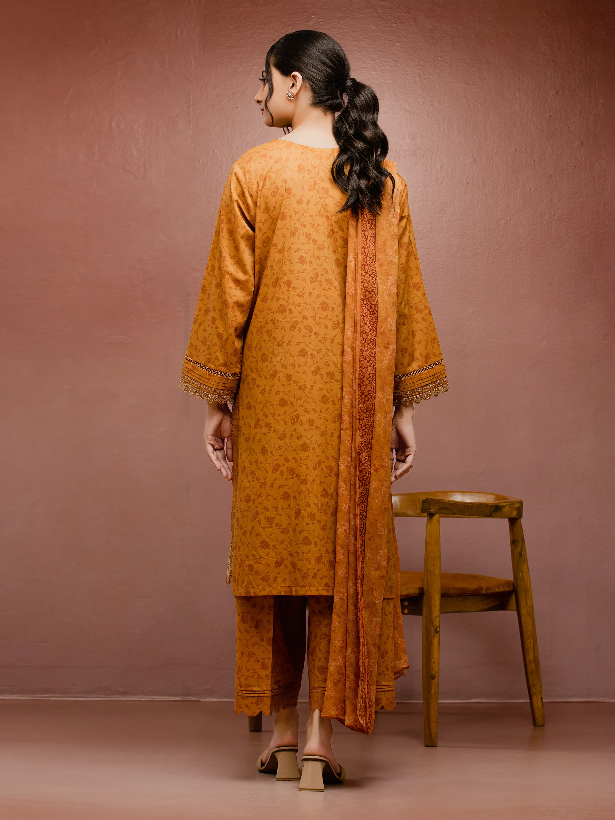 Unstitched Embroidered Cambric Suit - EWU5V2-31056-3P - Image 5