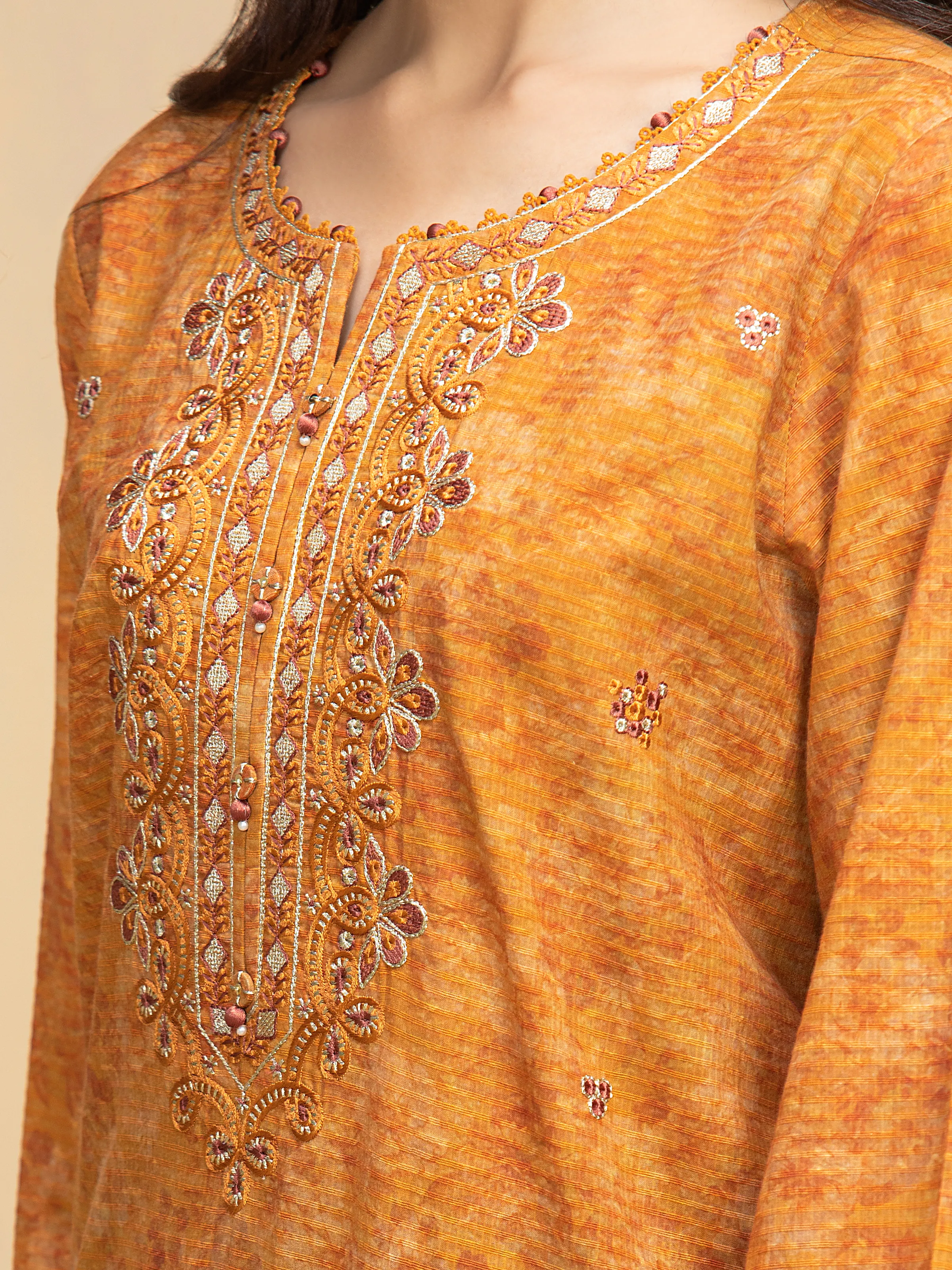Unstitched Embroidered Lawn Suit - EWU5V1-31902-3P - Image 4