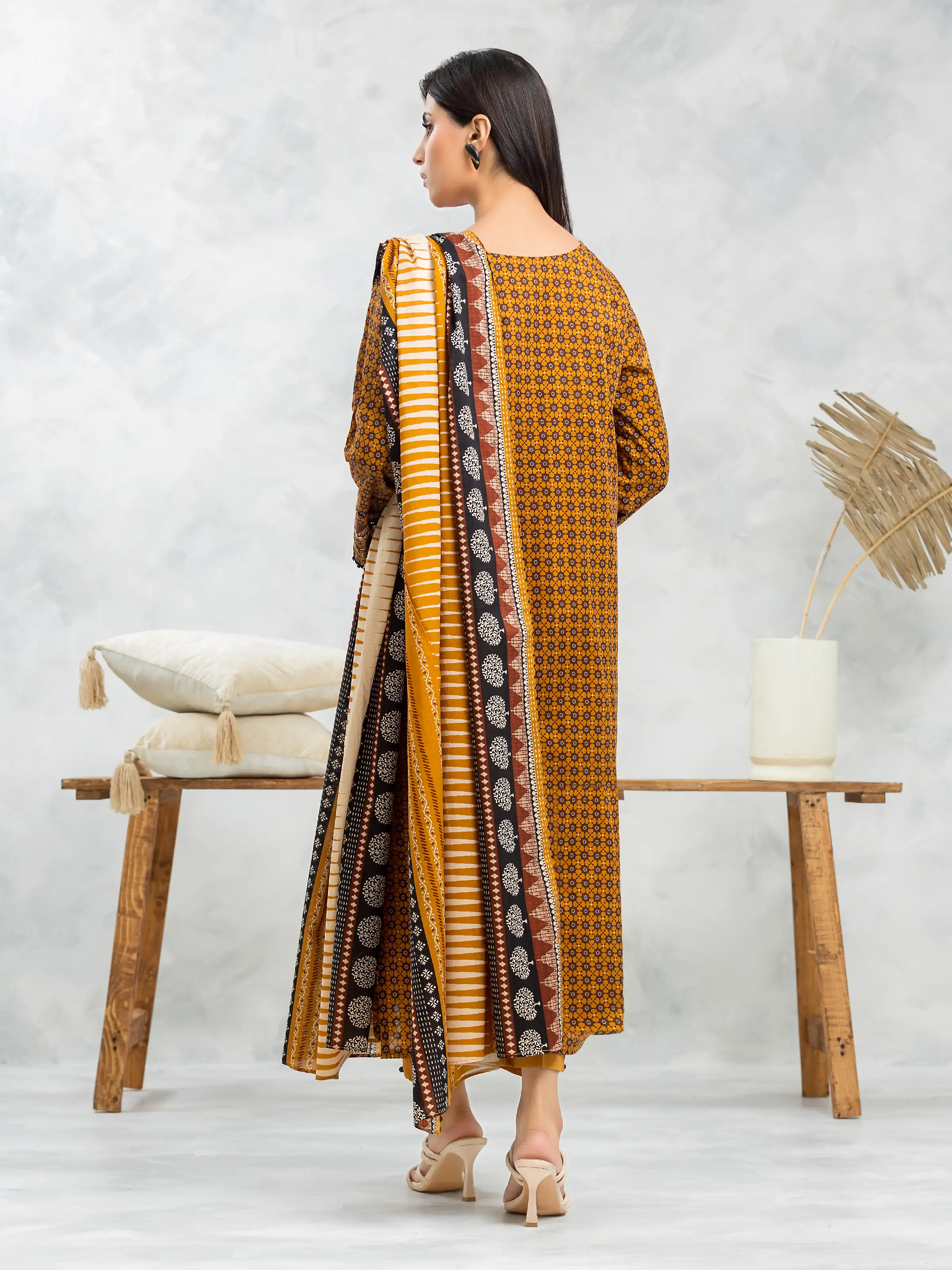Unstitched Printed Khaddar Suit - EWU24A3-28100-3P - Image 3