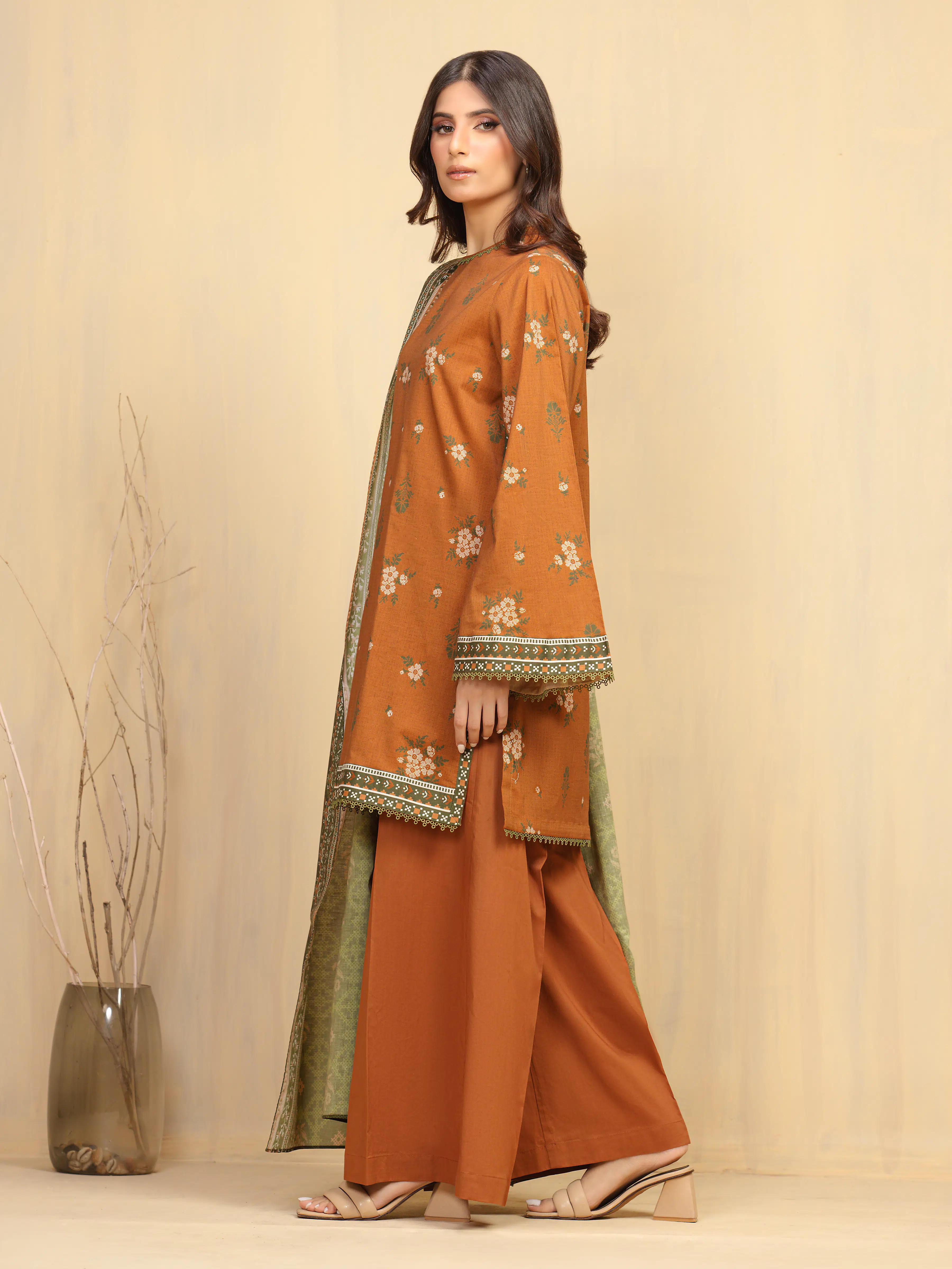 Unstitched Printed Khaddar Suit - EWU5A3-36010-3P - Image 4