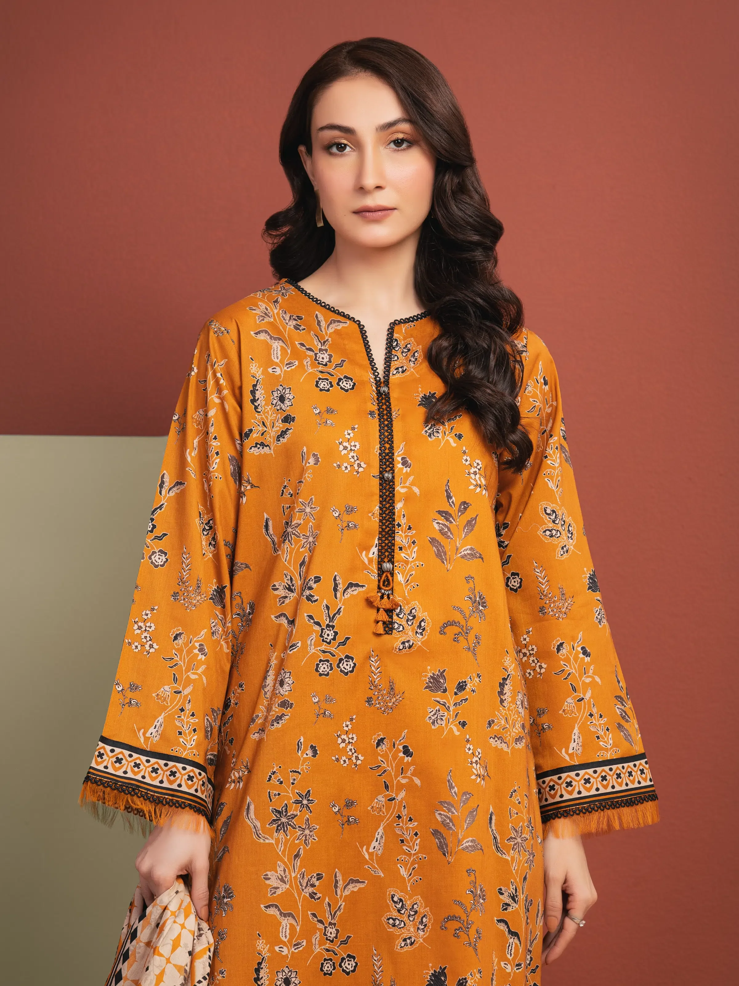 Unstitched Printed Lawn Suit - EWU5A1-35320-3P - Image 2