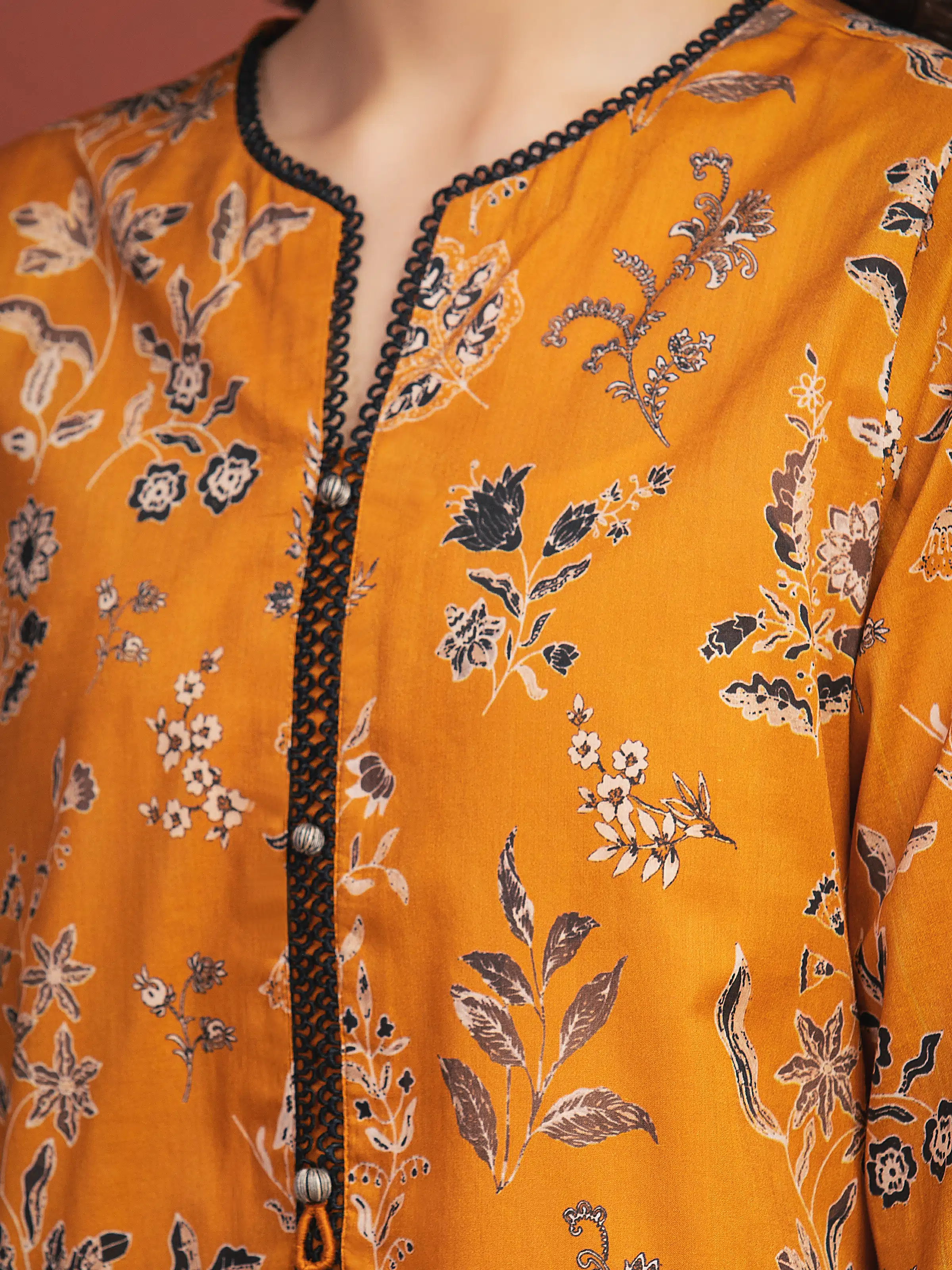 Unstitched Printed Lawn Suit - EWU5A1-35320-3P - Image 4