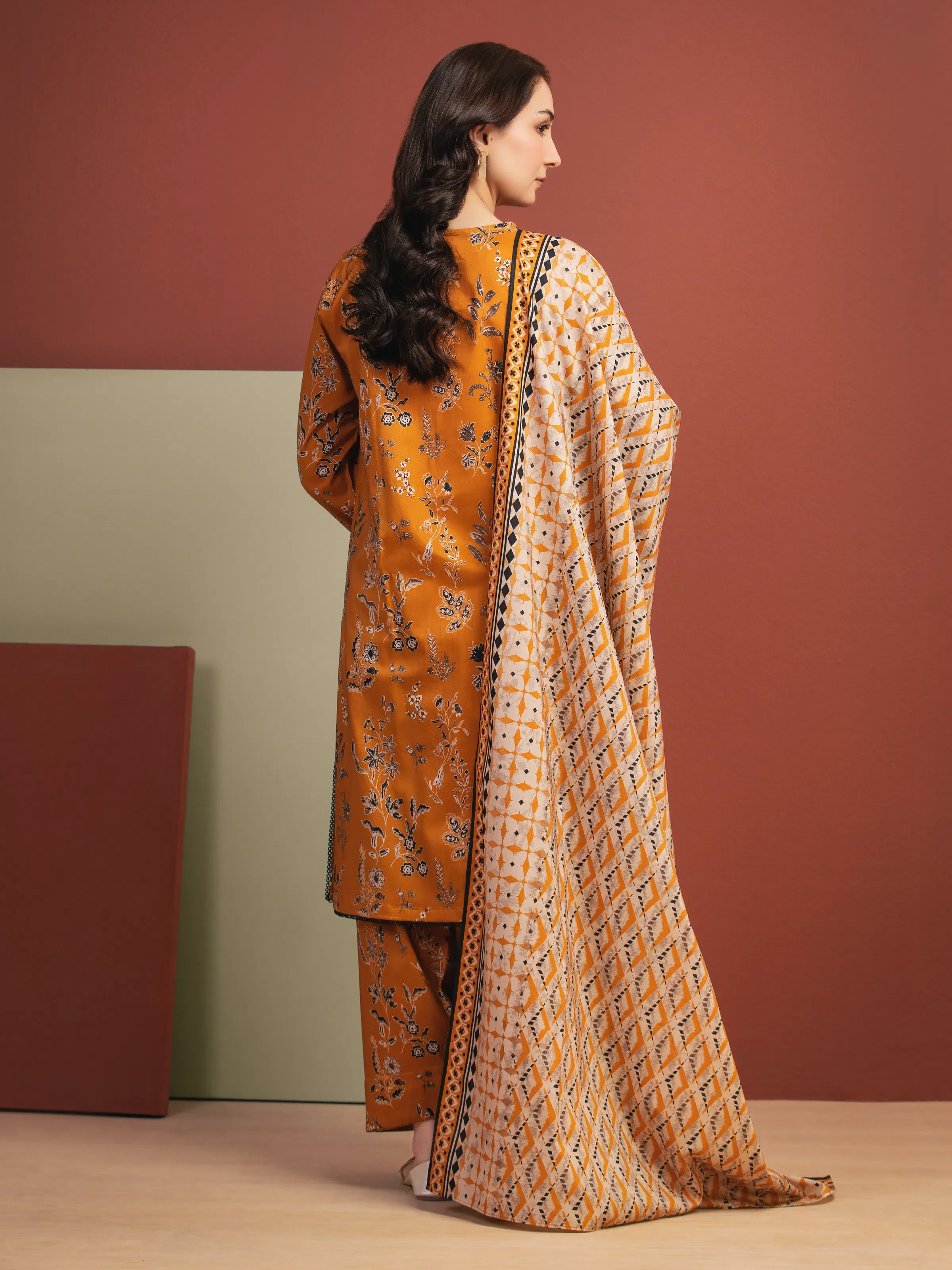 Unstitched Printed Lawn Suit - EWU5A1-35320-3P - Image 6