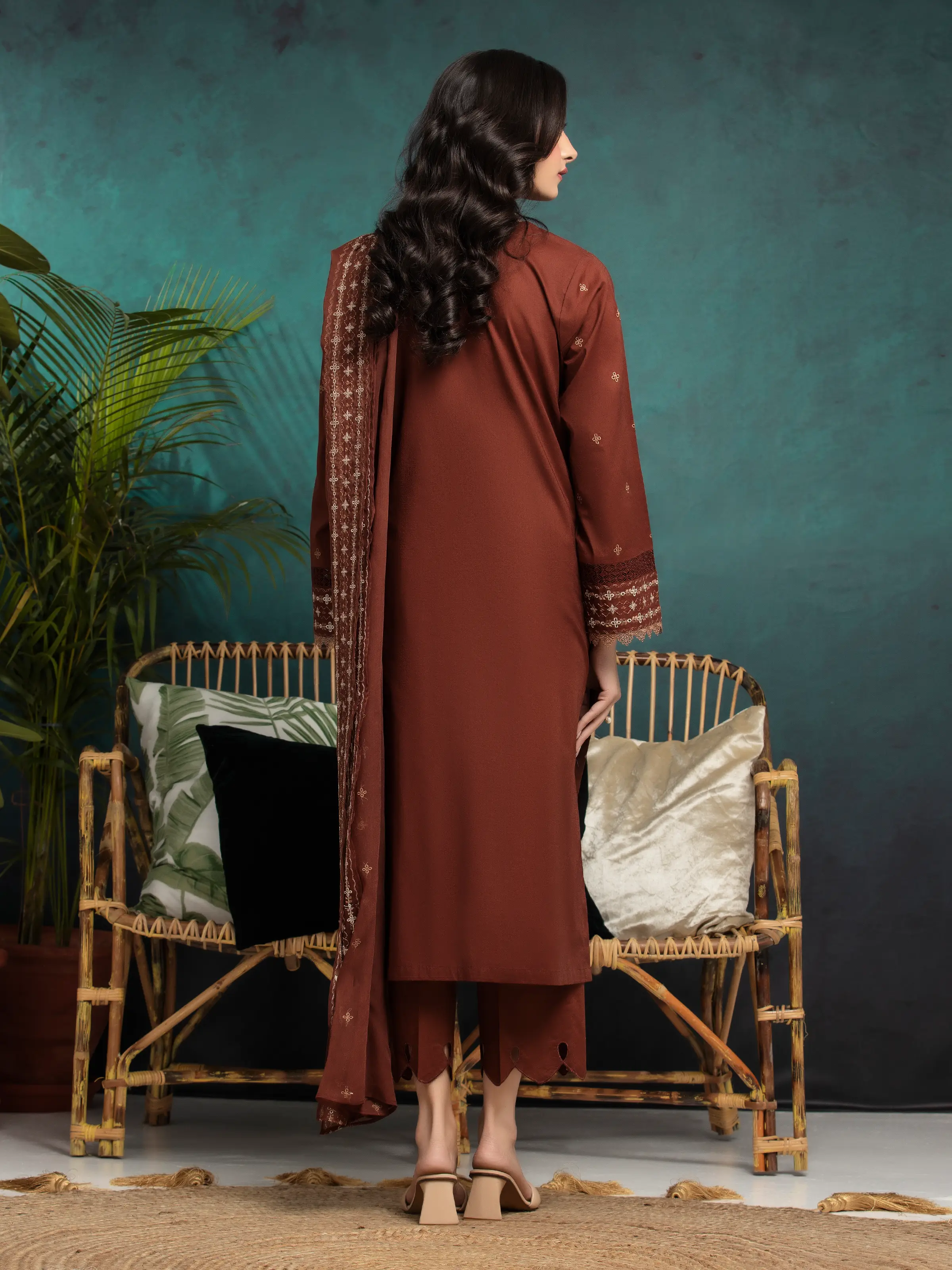 Unstitched Embroidered Cambric Suit - EWU5V2-31023-3P - Image 2