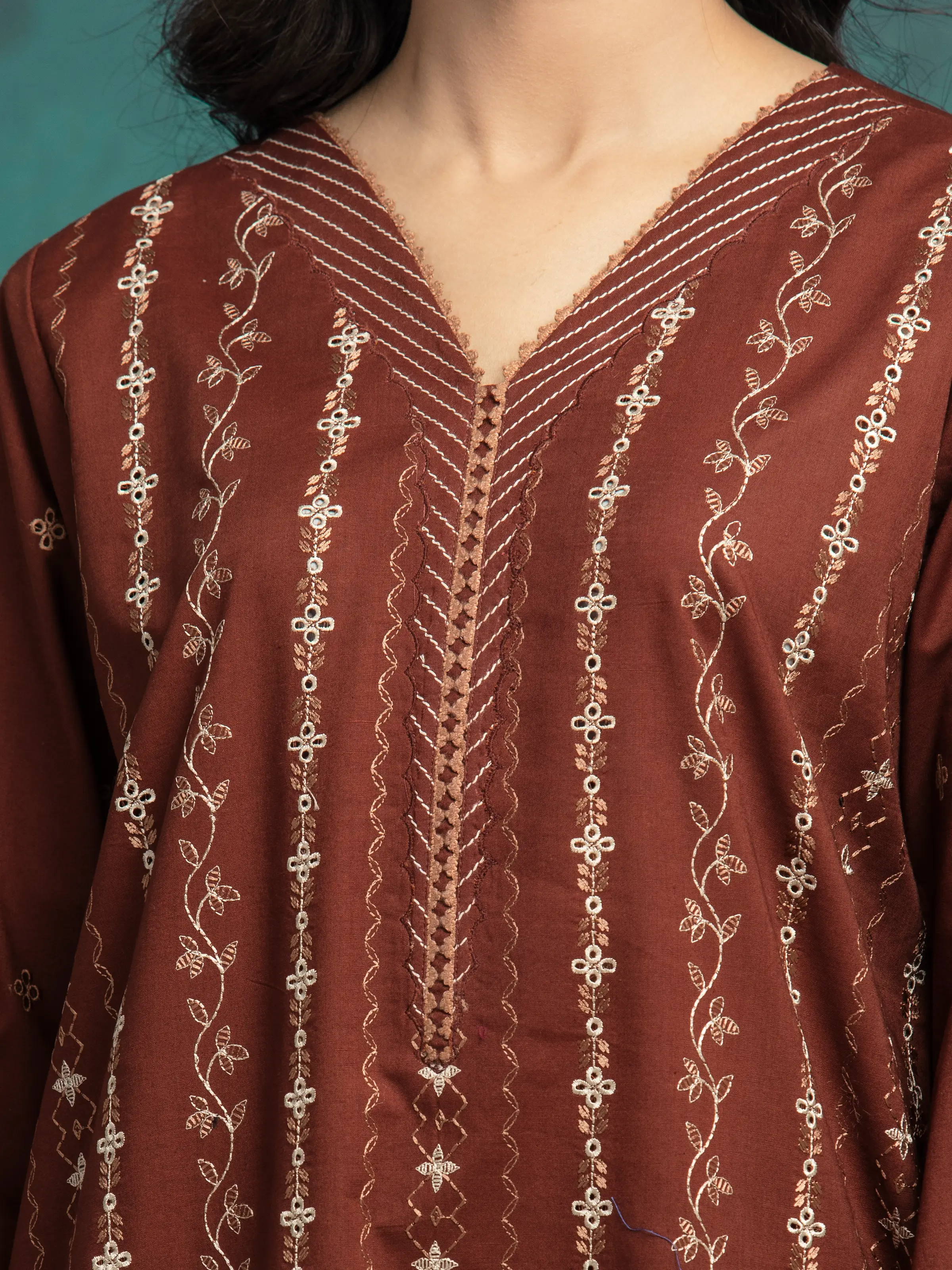 Unstitched Embroidered Cambric Suit - EWU5V2-31023-3P - Image 3