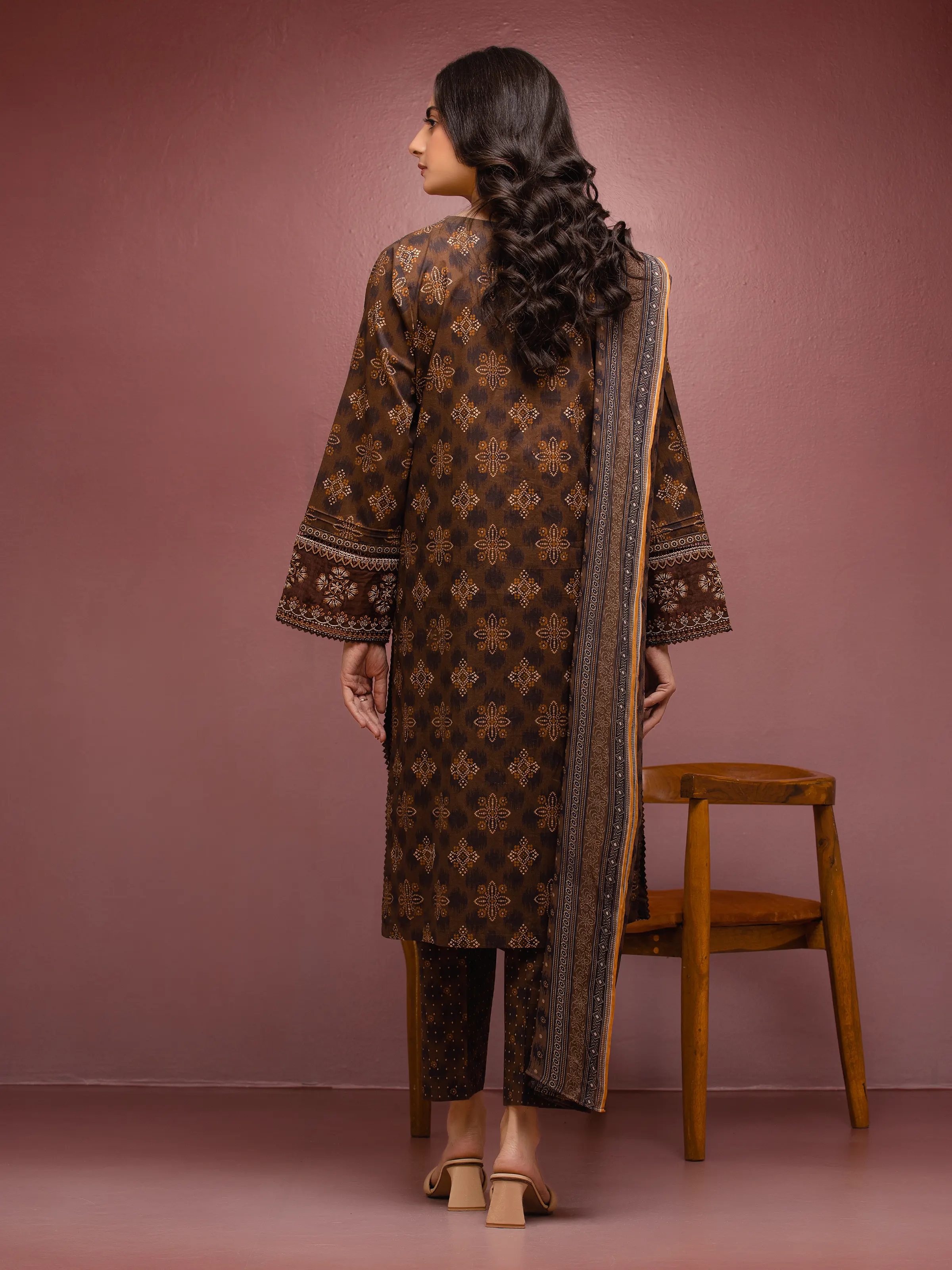 Unstitched Embroidered Cambric Suit - EWU5V2-31040-3P - Image 2