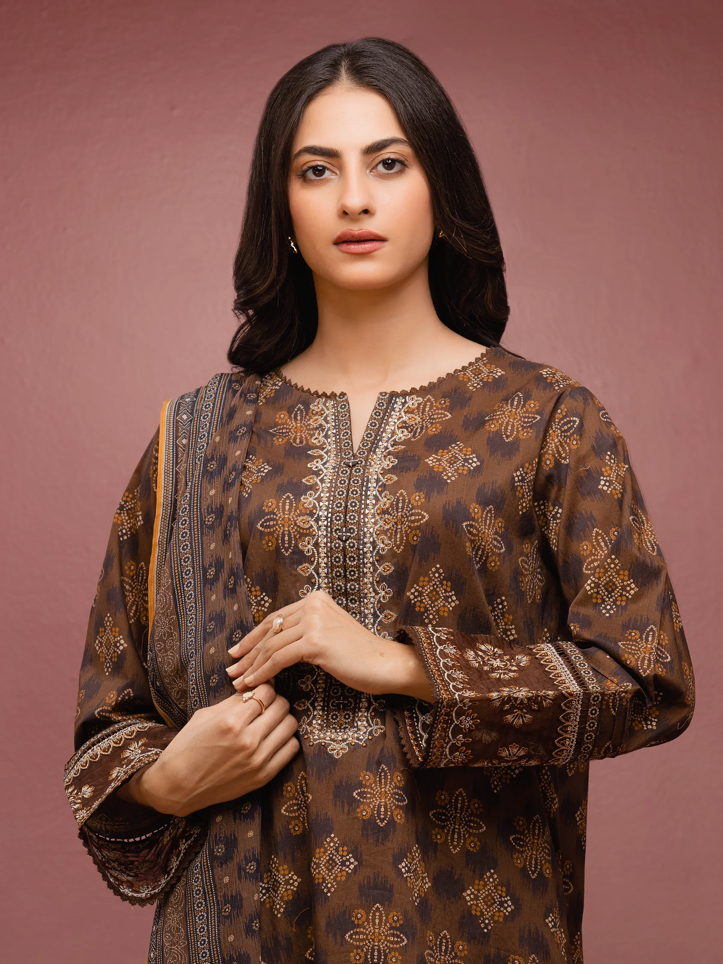 Unstitched Embroidered Cambric Suit - EWU5V2-31040-3P - Image 3