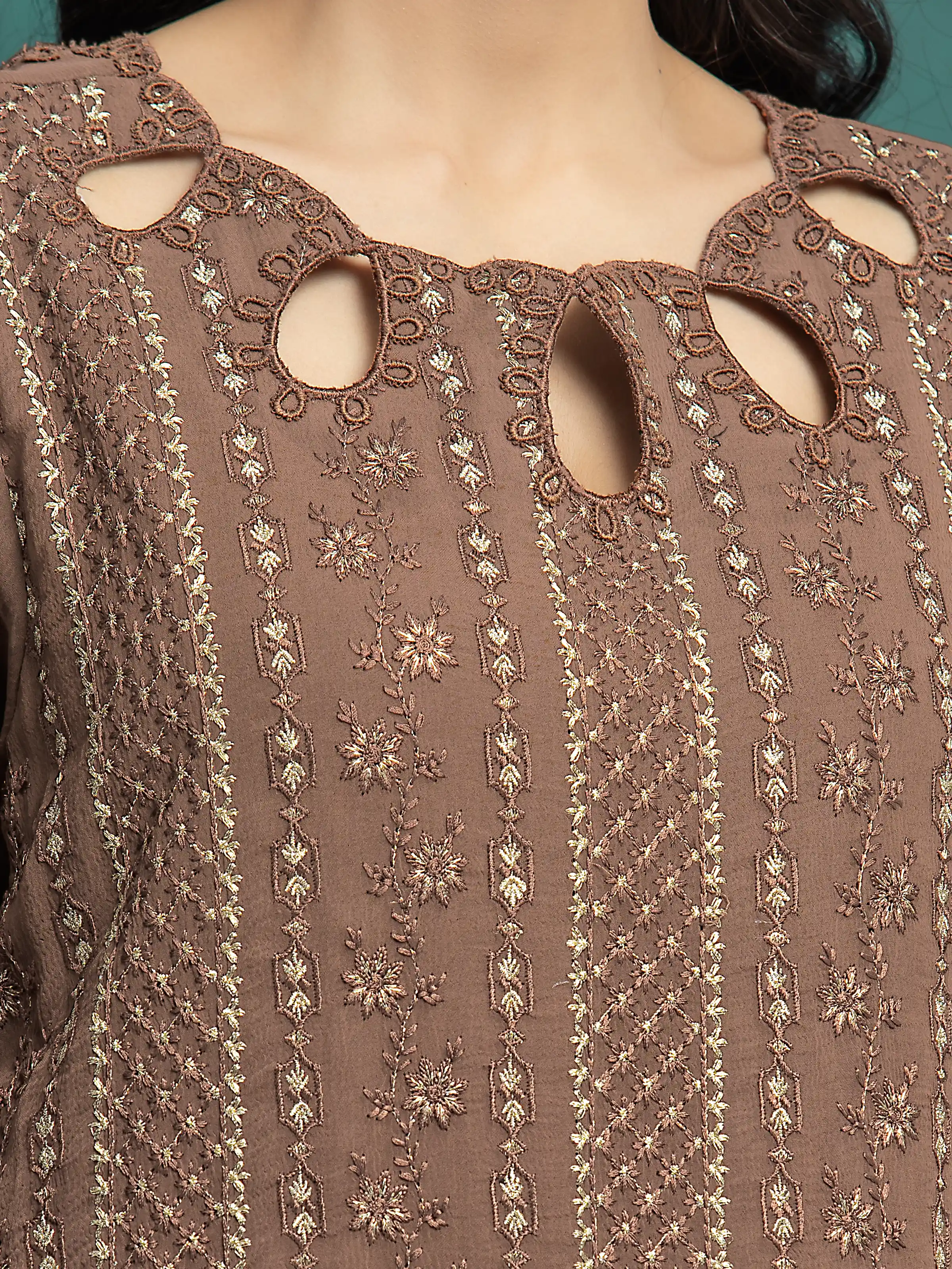Unstitched Embroidered Chiffon Suit - EWU24V5-30325-3P - Image 5