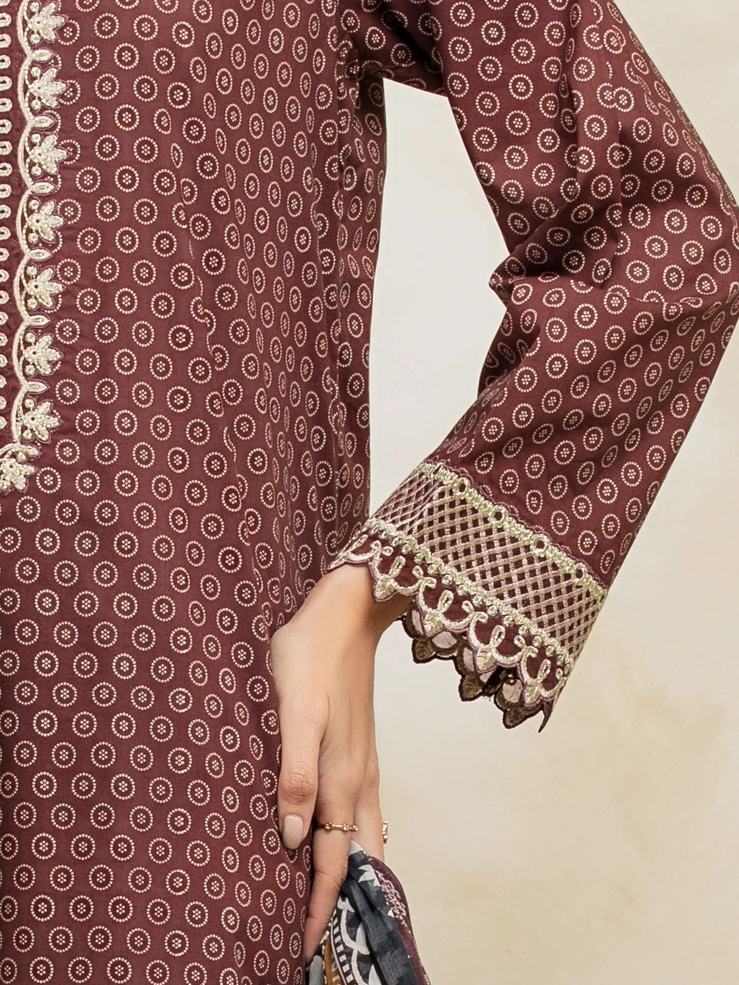 Unstitched Embroidered Lawn Suit - EWU5V1-31087-3P - Image 4