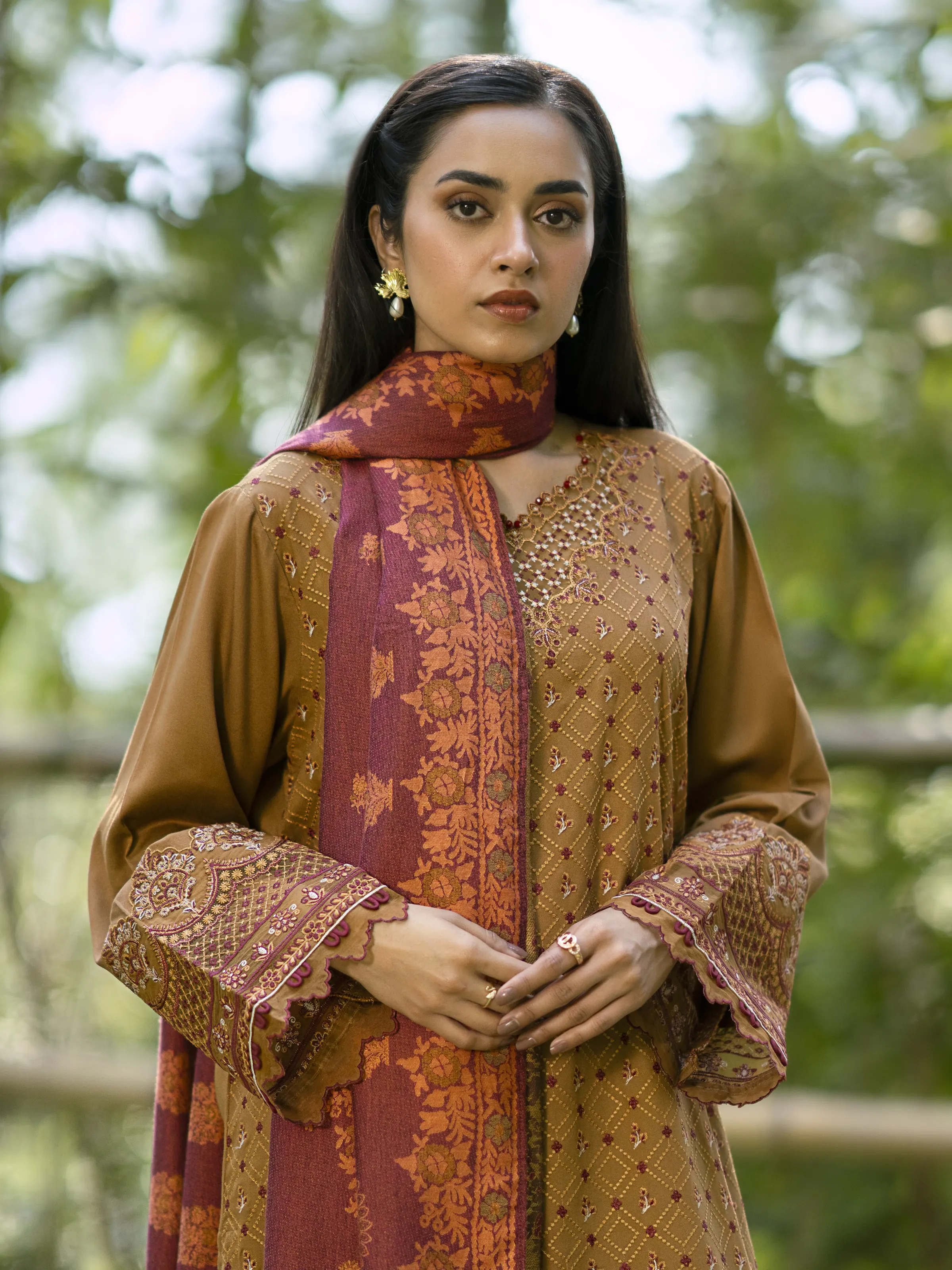 Unstitched Embroidered Marina Twill Suit - EWU24V14-30212-3P - Image 4