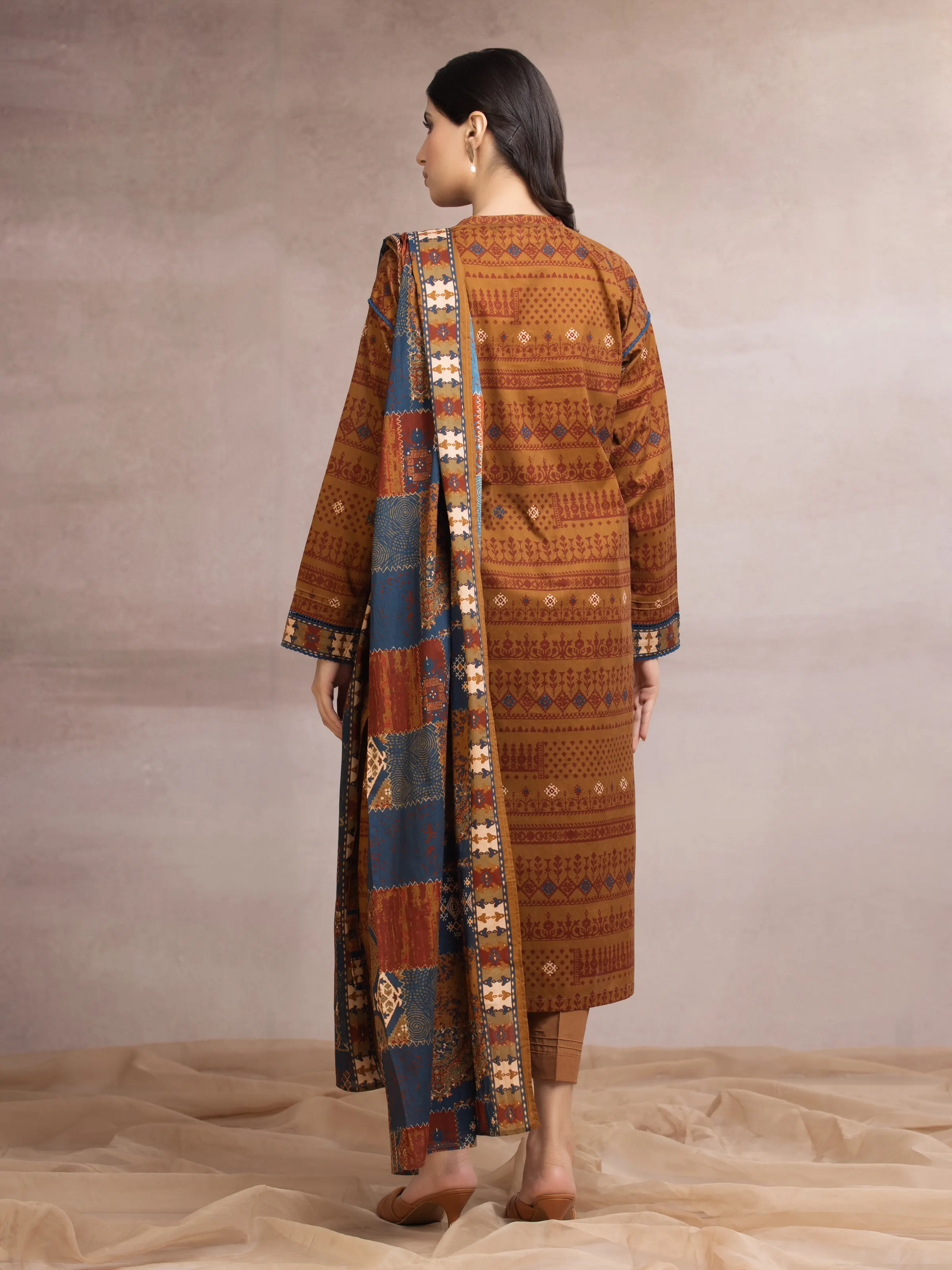 Unstitched Printed Khaddar Suit - EWU24A3-27107-3P - Image 2