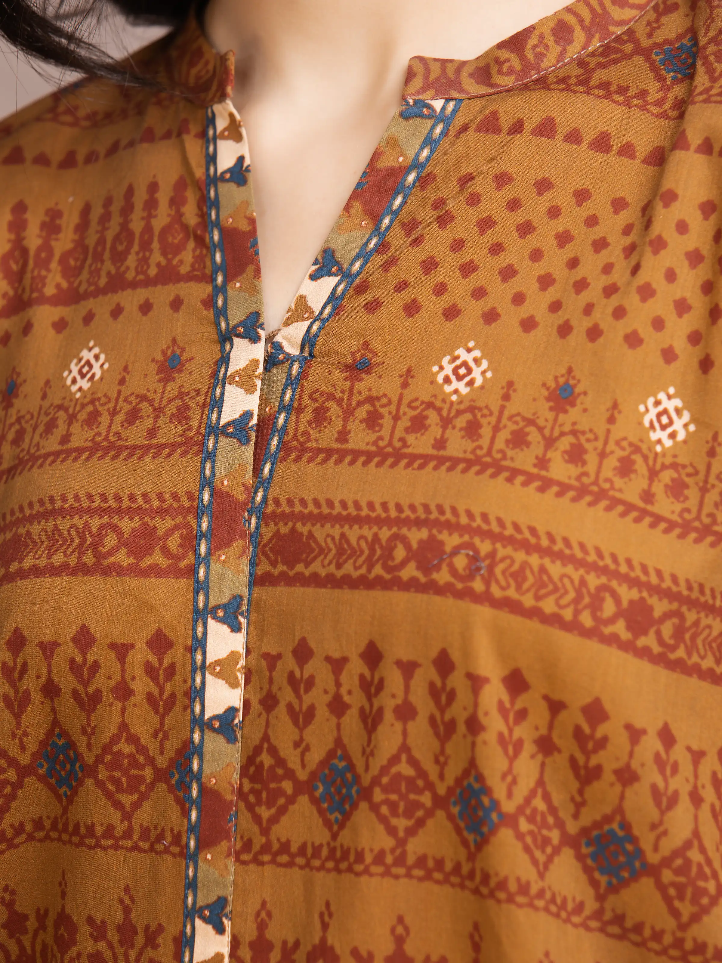 Unstitched Printed Khaddar Suit - EWU24A3-27107-3P - Image 3