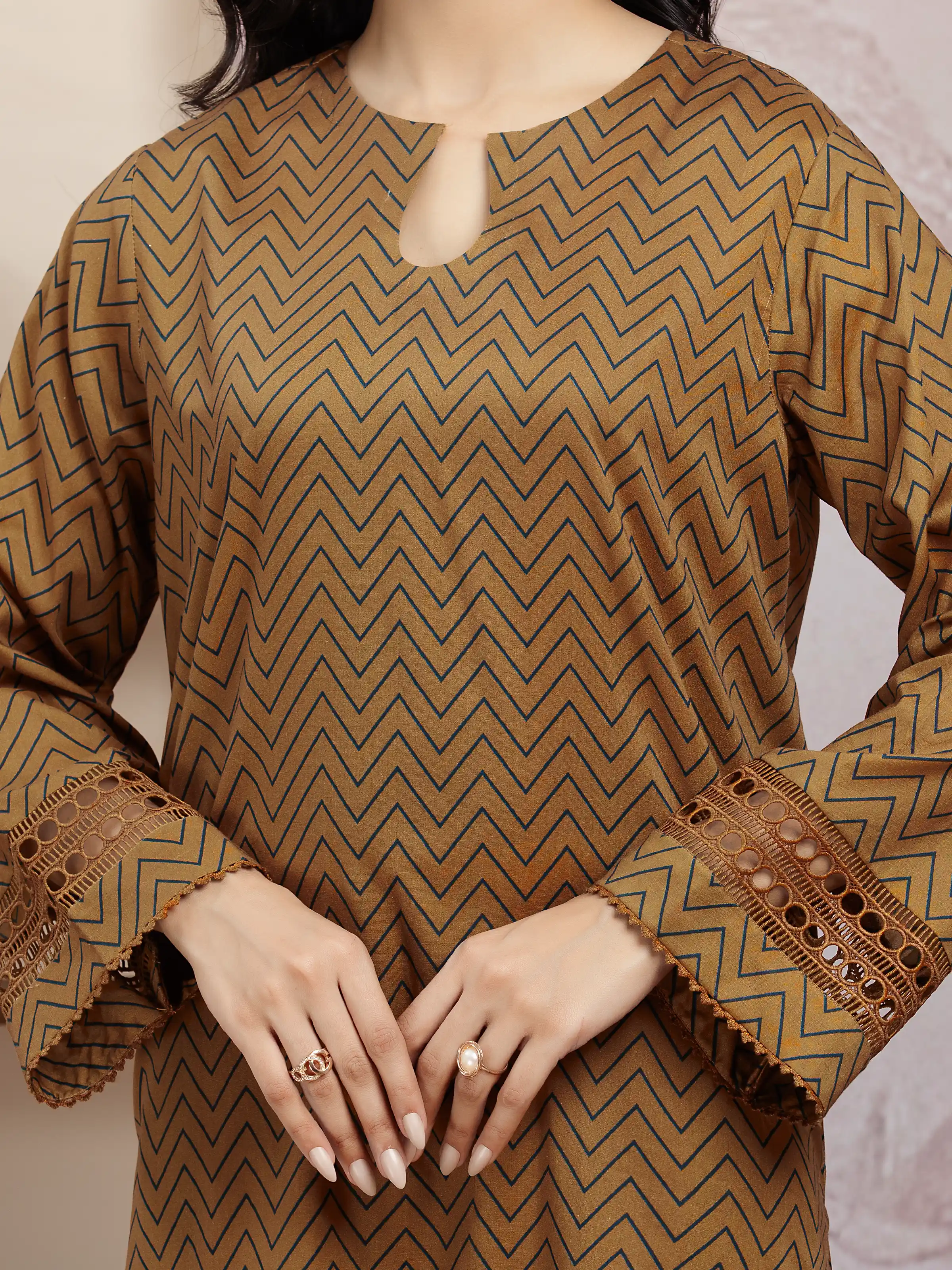 Unstitched Printed Khaddar Suit - EWU24A3-29836-3P - Image 4