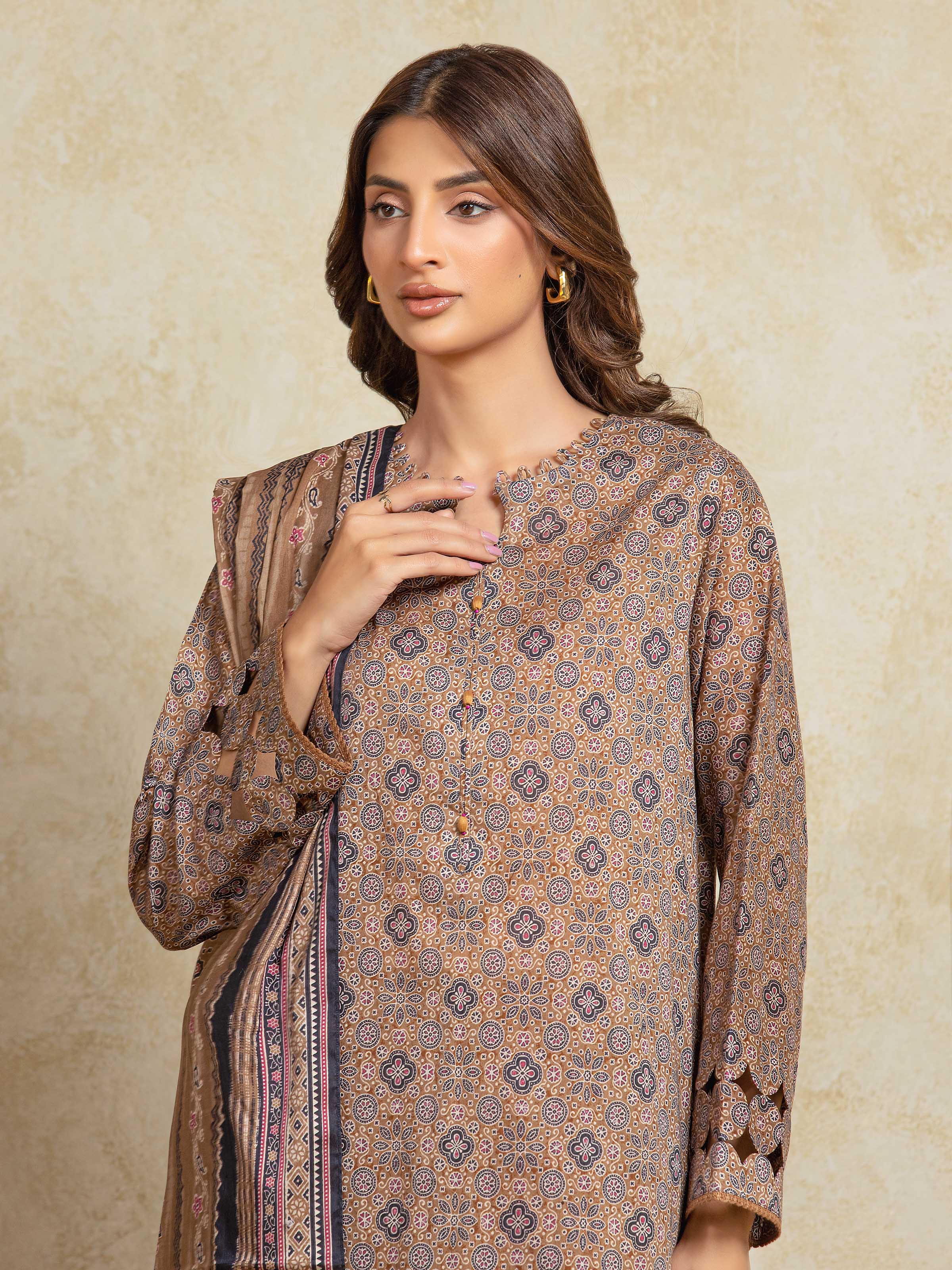 Unstitched Printed Khaddar Suit - EWU5A3-35919-3P - Image 2
