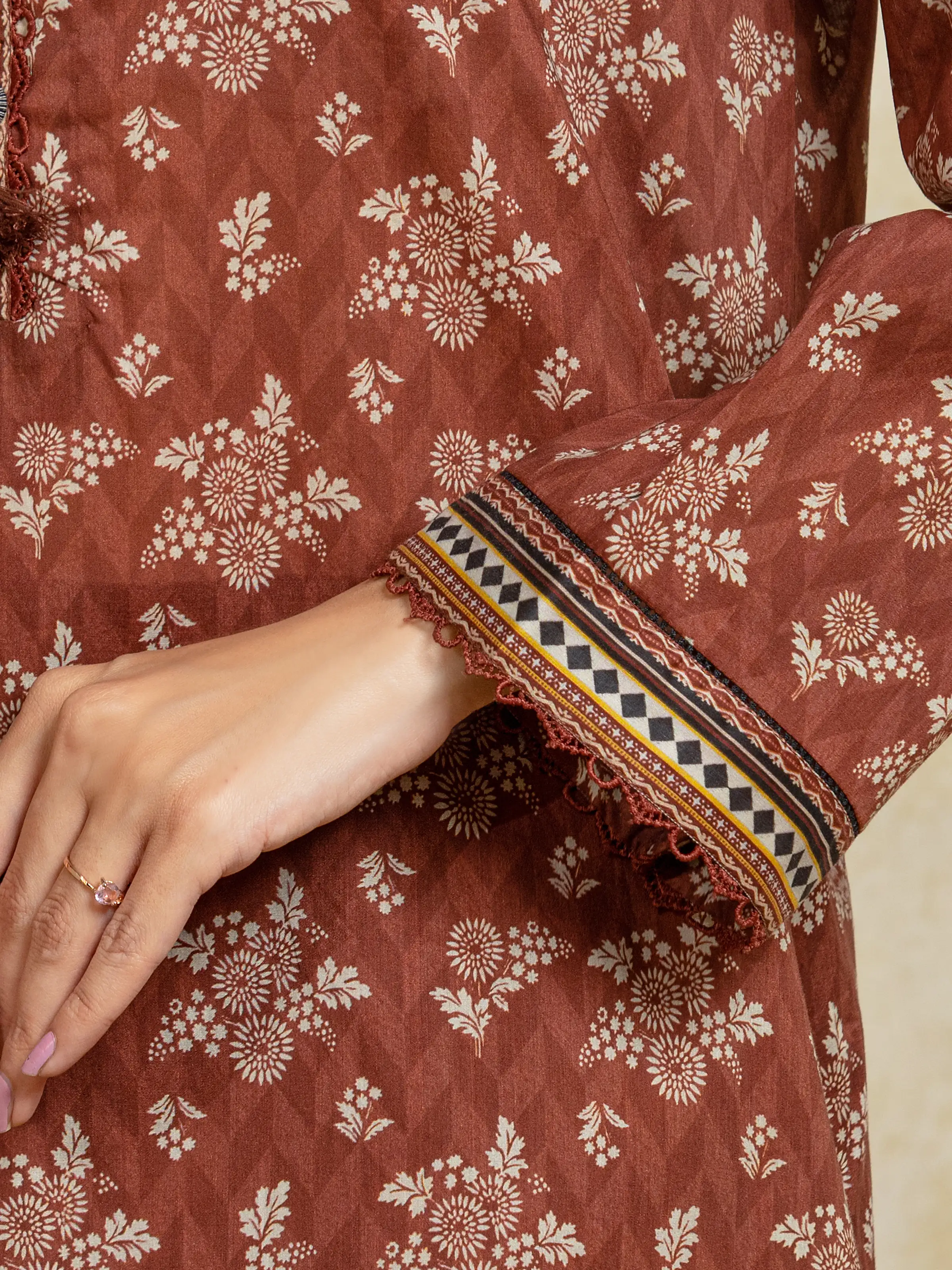 Unstitched Printed Khaddar Suit - EWU5A3-35936-3P - Image 3