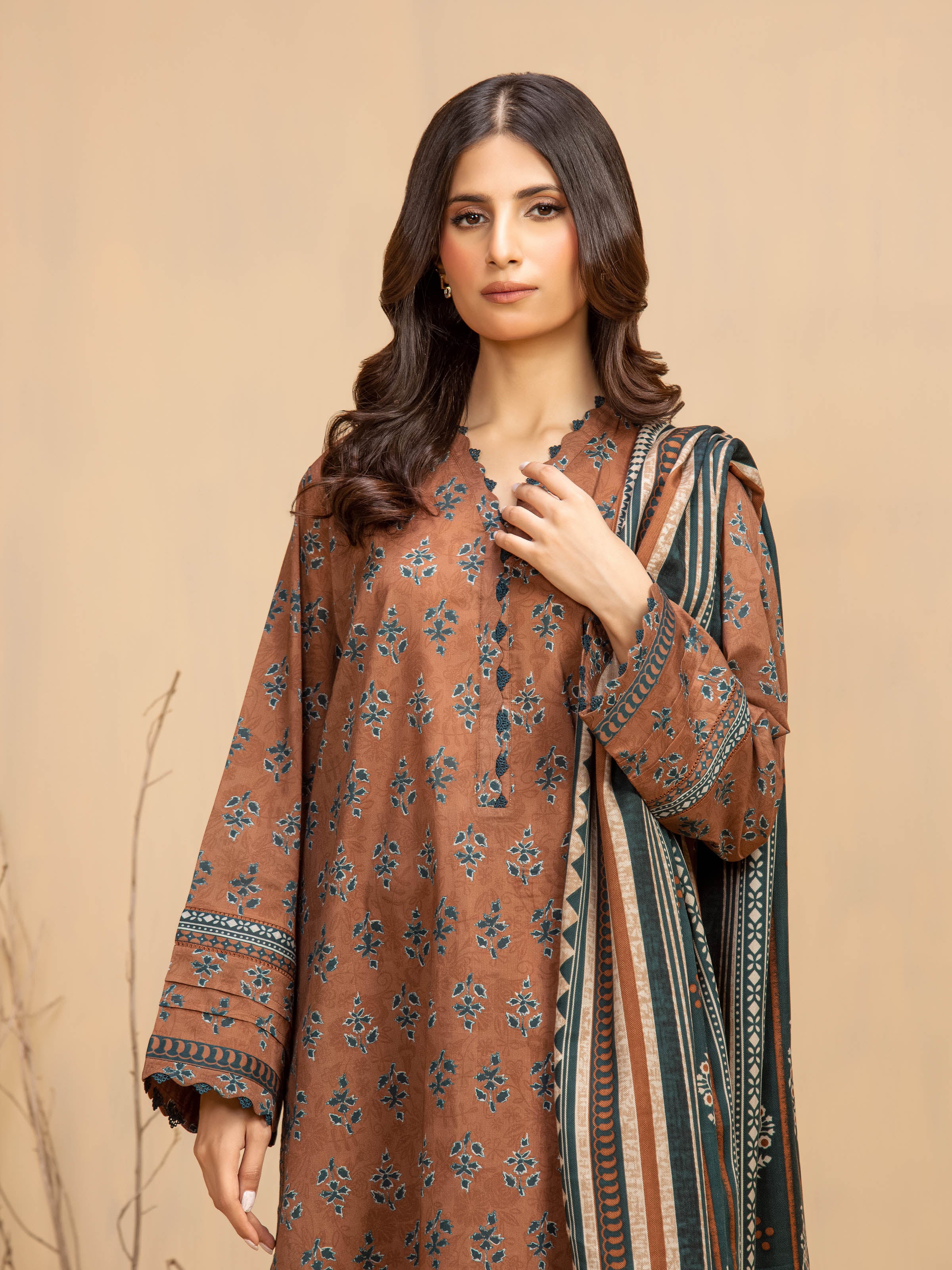 Unstitched Printed Khaddar Suit - EWU5M3-016-3P - Image 2