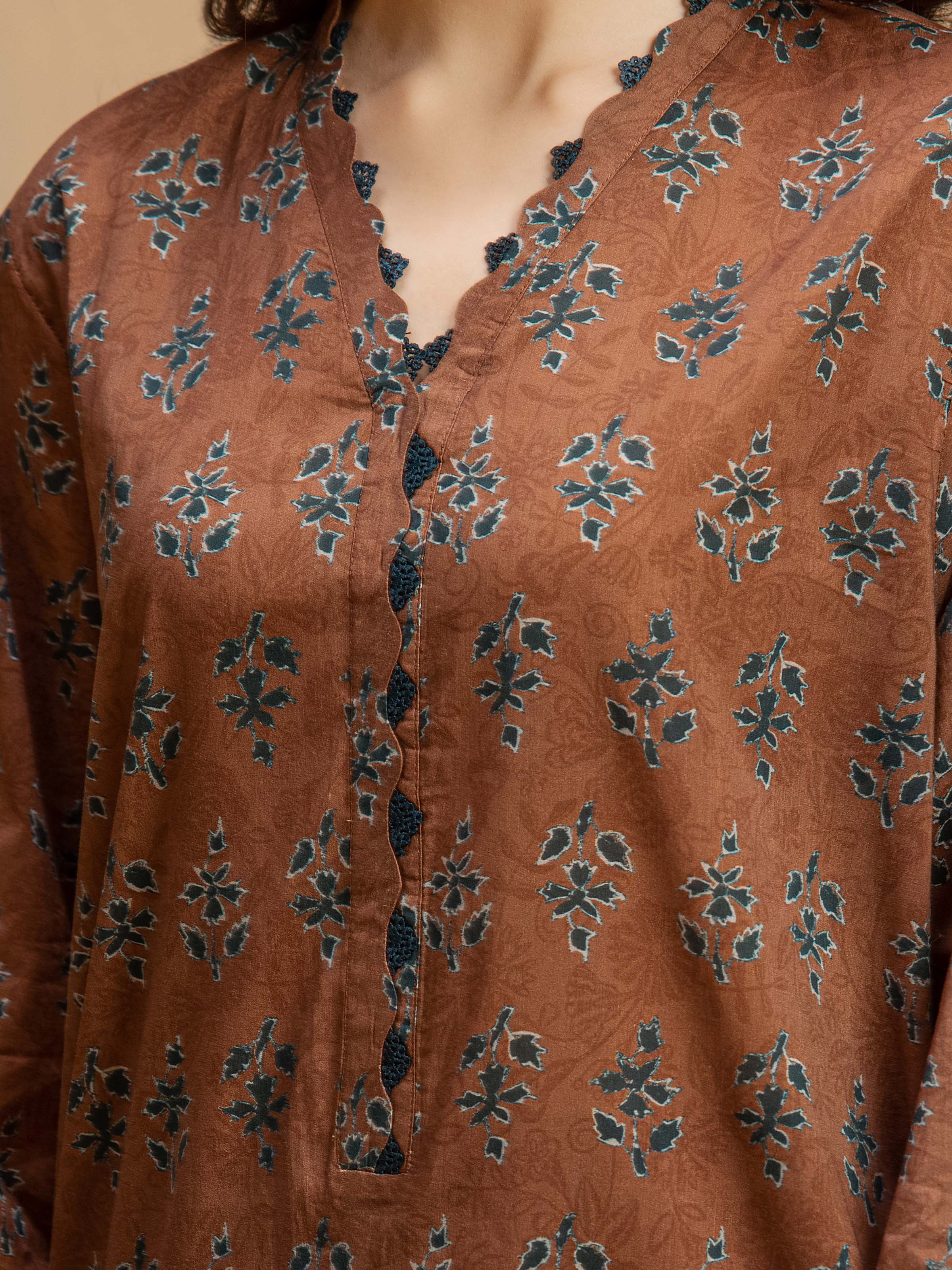 Unstitched Printed Khaddar Suit - EWU5M3-016-3P - Image 3