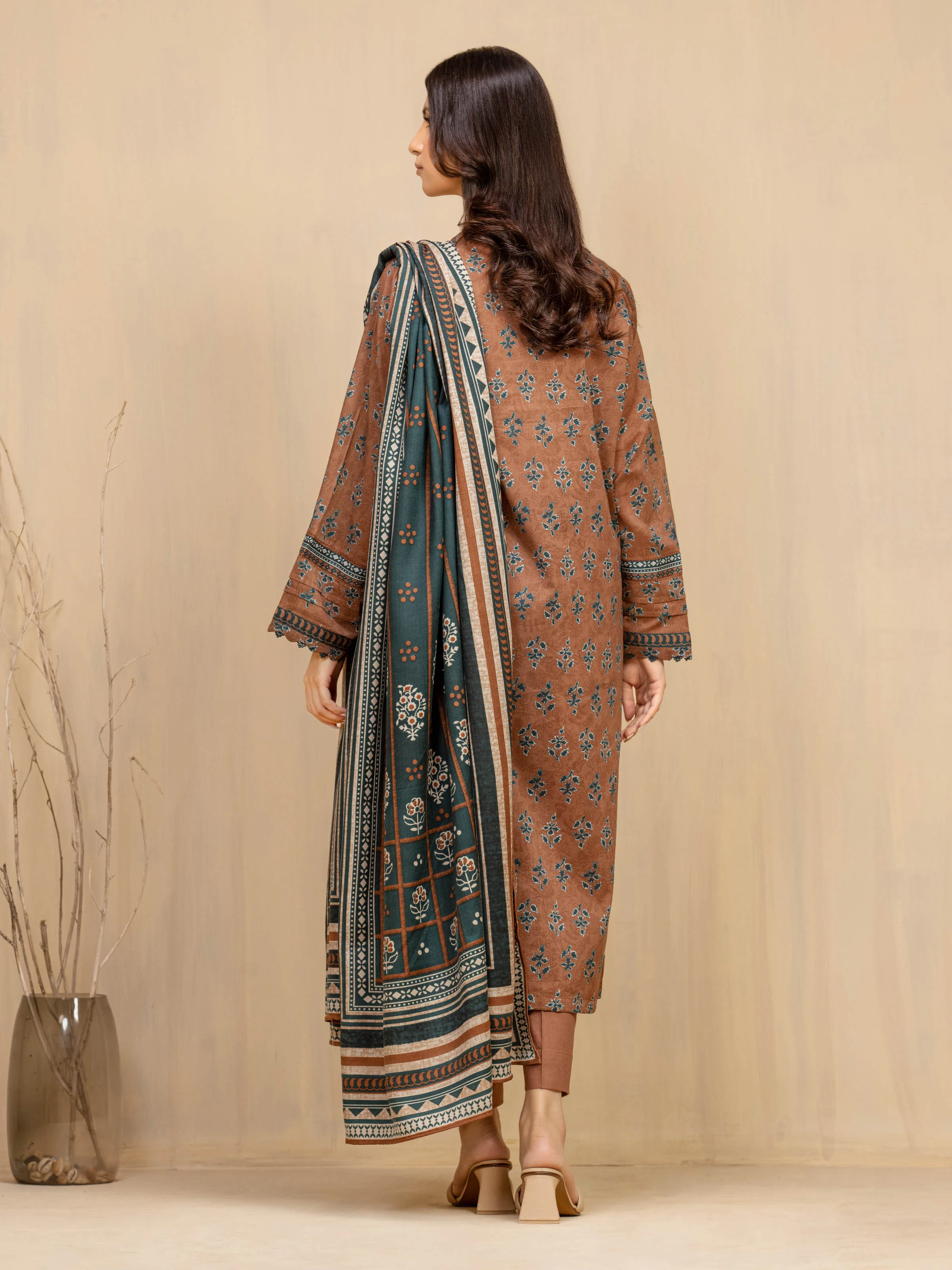 Unstitched Printed Khaddar Suit - EWU5M3-016-3P - Image 5