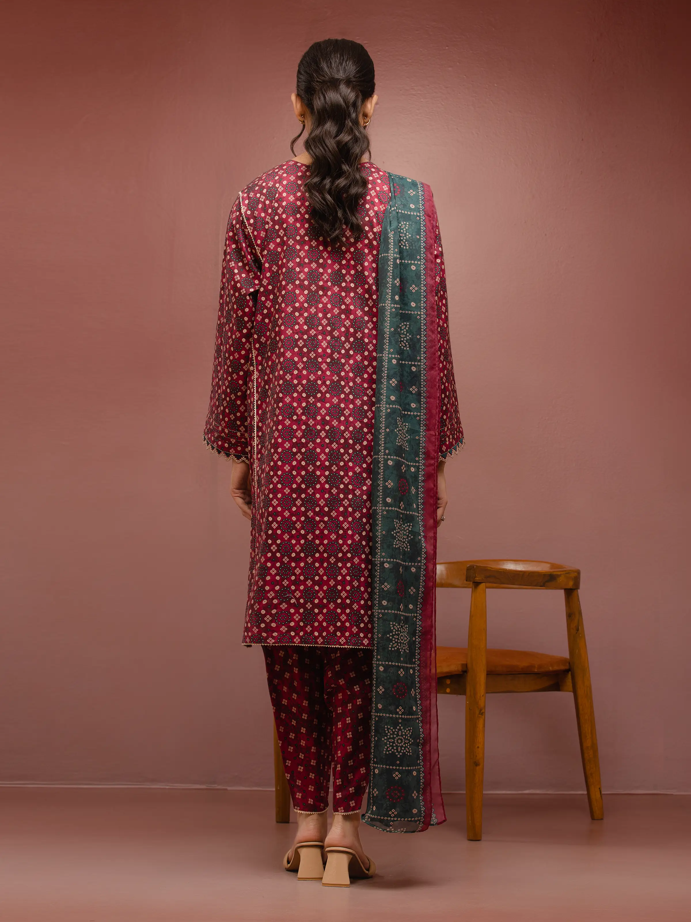 Unstitched Embroidered Cambric Suit - EWU5V2-31041-3P - Image 3