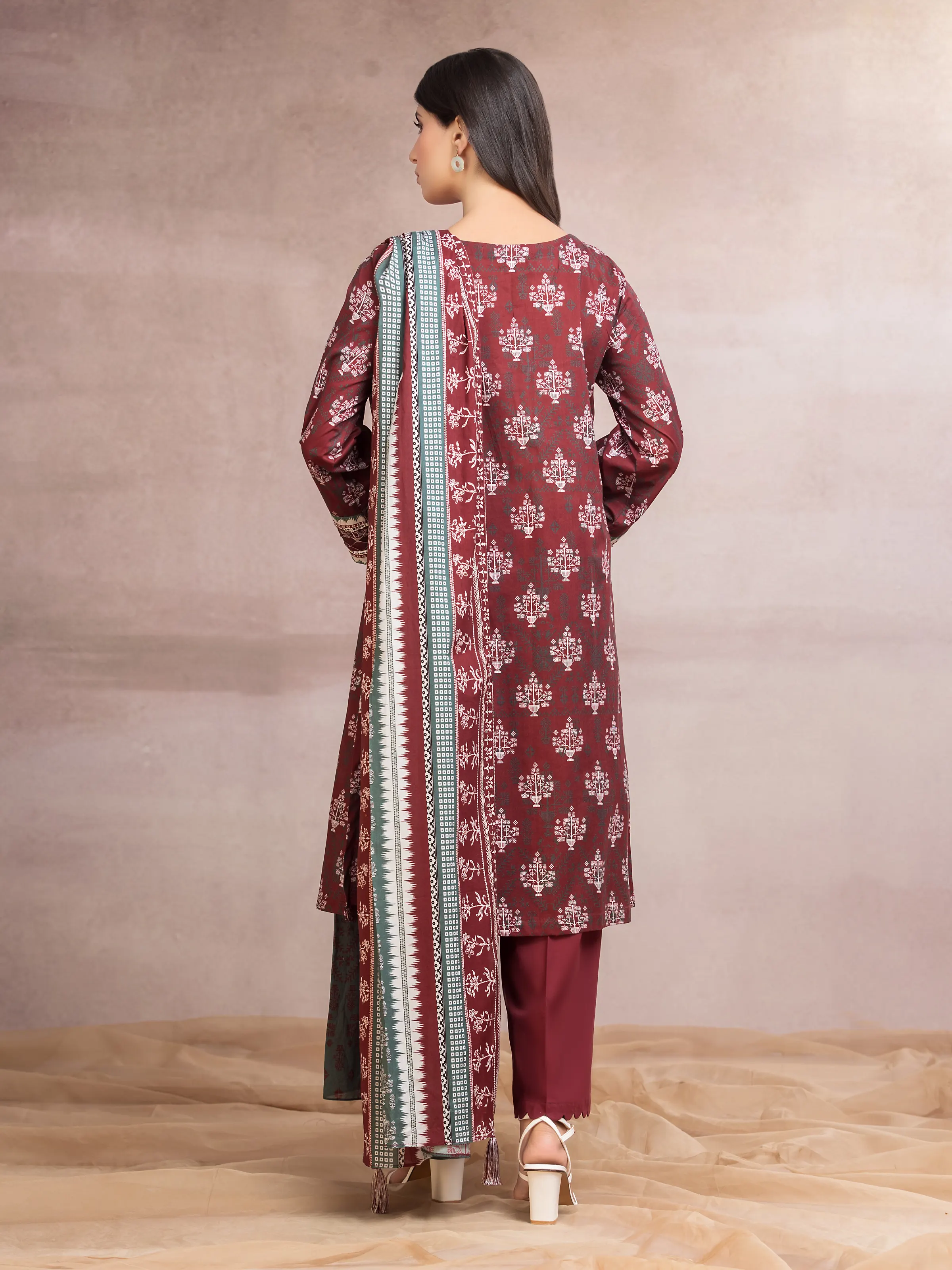 Unstitched Printed Khaddar Suit - EWU24A3-27095-3P - Image 3