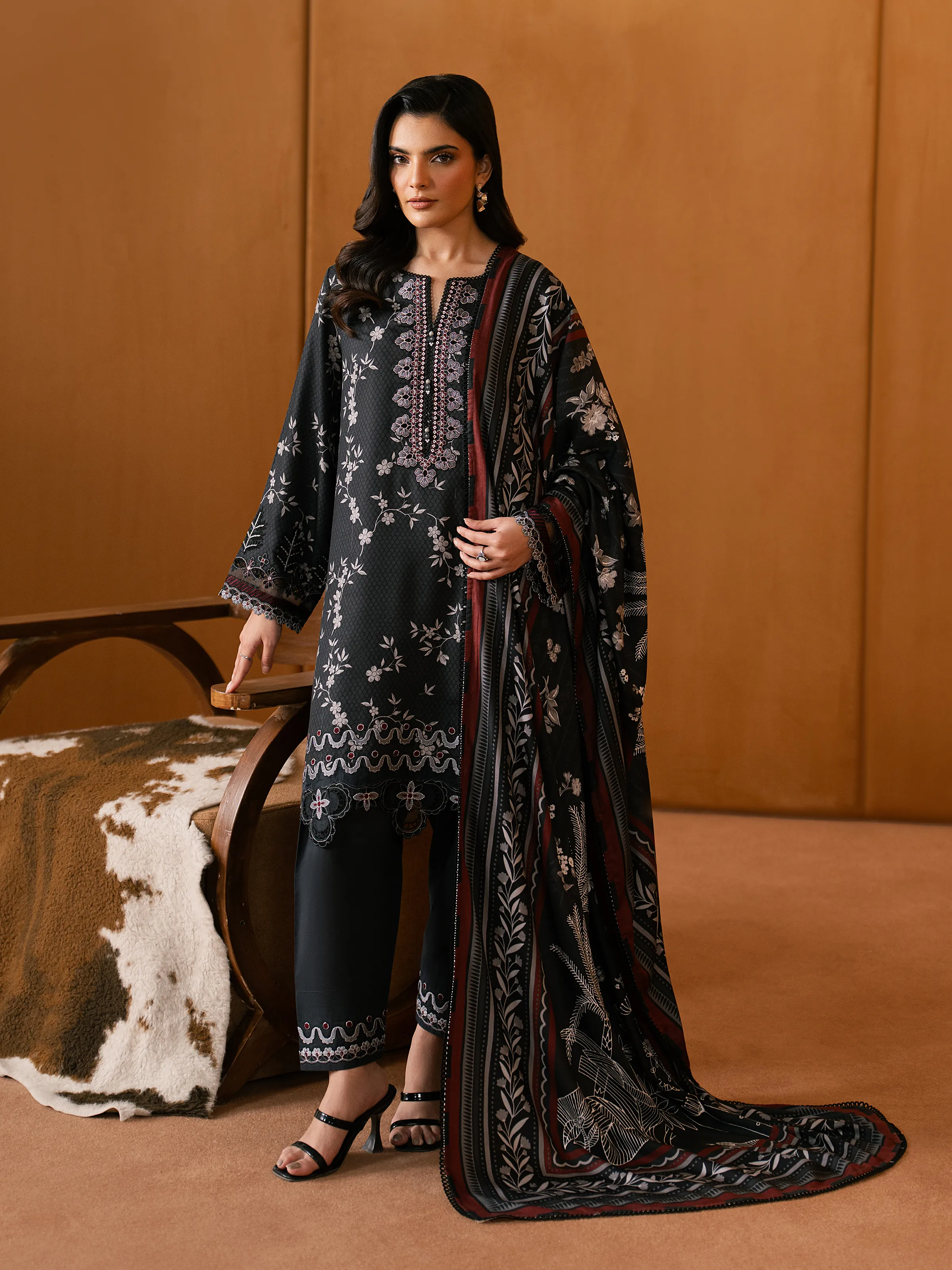 Unstitched Embroidered Twill Viscose Suit - EWU5V20-32085-3P - Image 3