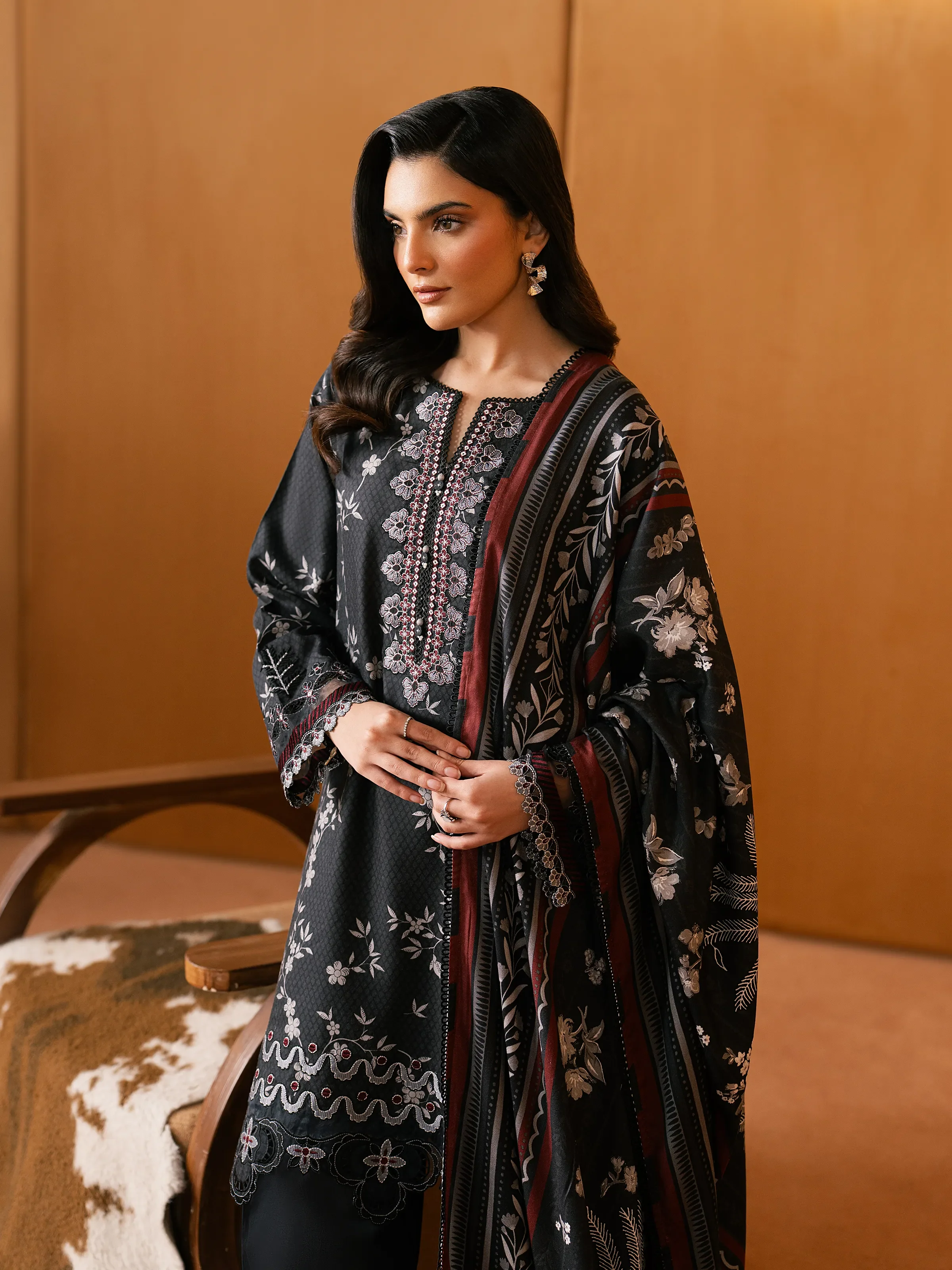 Unstitched Embroidered Twill Viscose Suit - EWU5V20-32085-3P - Image 5