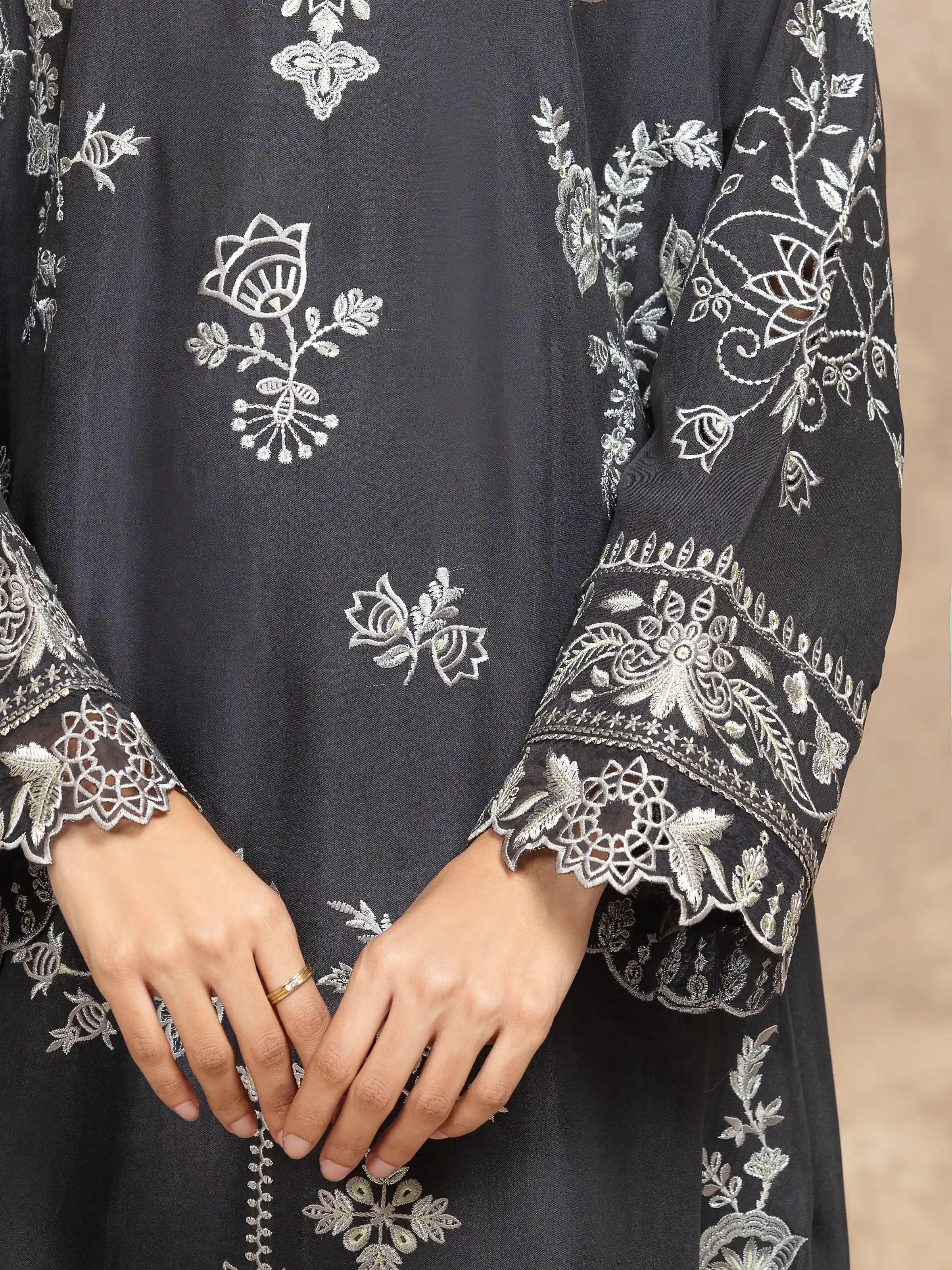 Unstitched Embroidered Viscose Suit - EWU5V19-32047-3P - Image 3