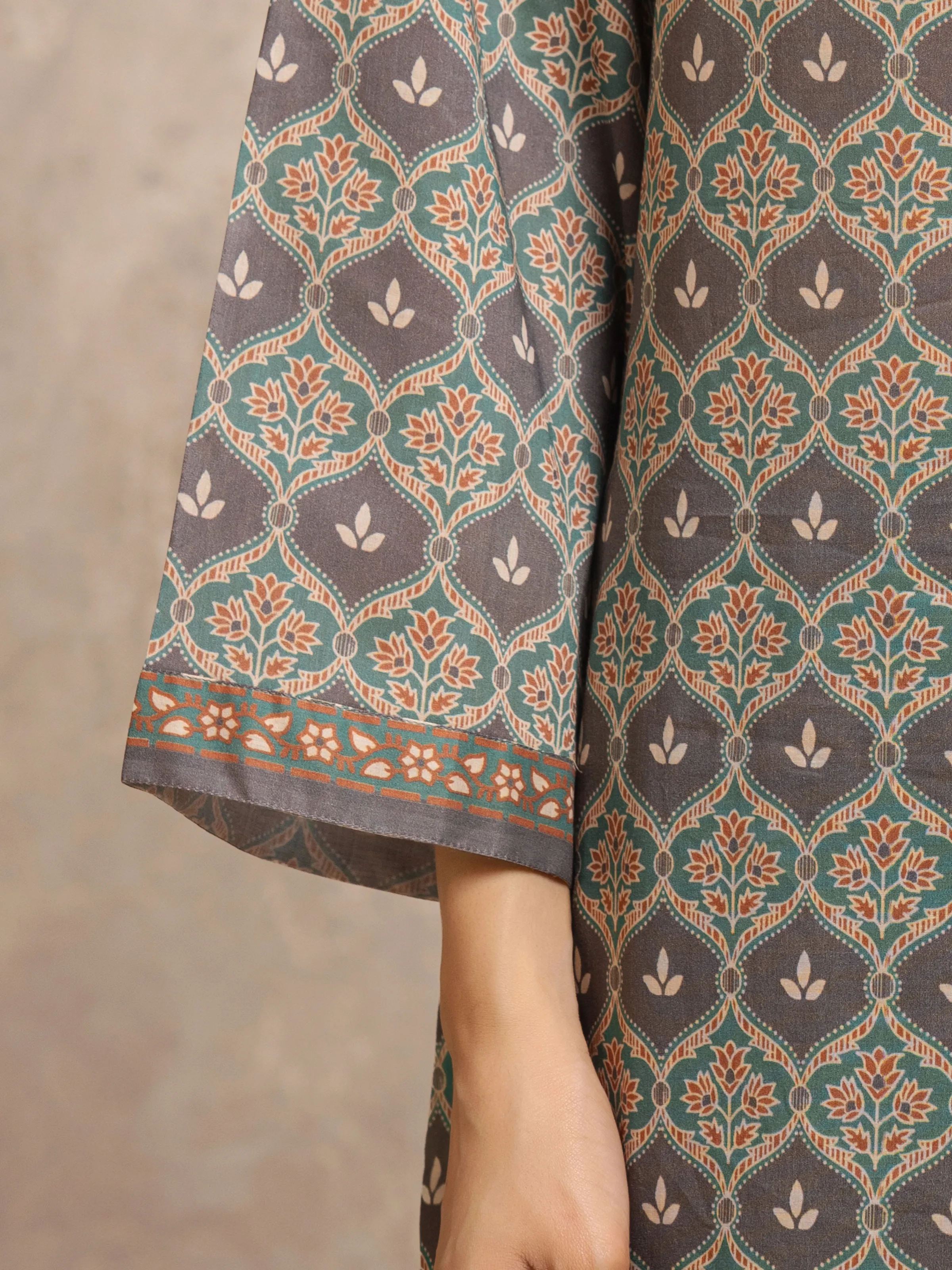 Unstitched Printed Lawn Suit - EWU6A1-36555-3P - Image 3