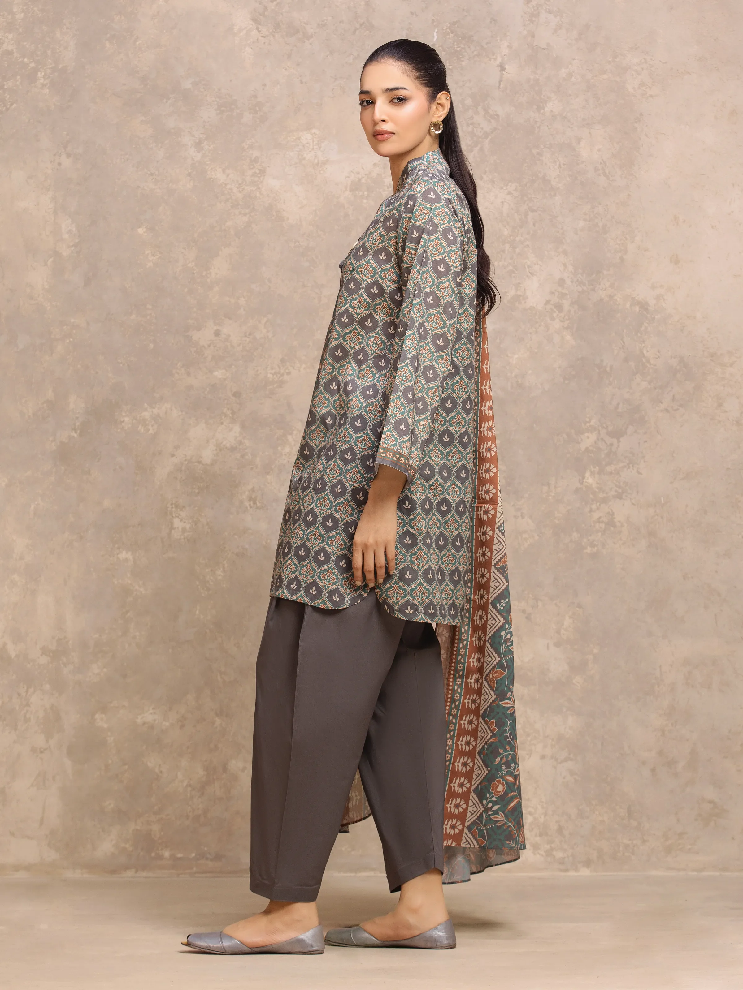 Unstitched Printed Lawn Suit - EWU6A1-36555-3P - Image 5