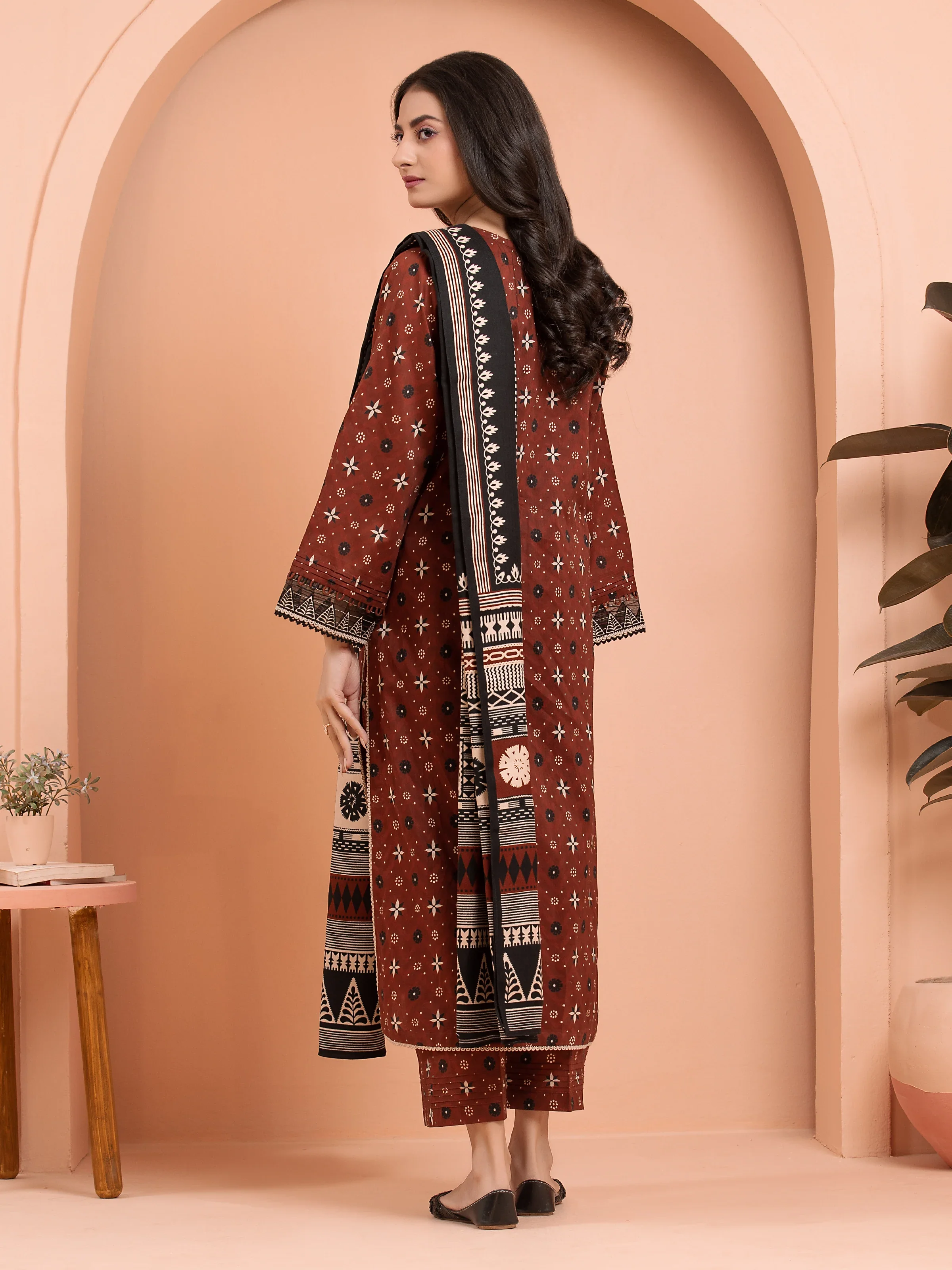 Unstitched Printed Khaddar Suit - EWU24M3-076-3P - Image 2