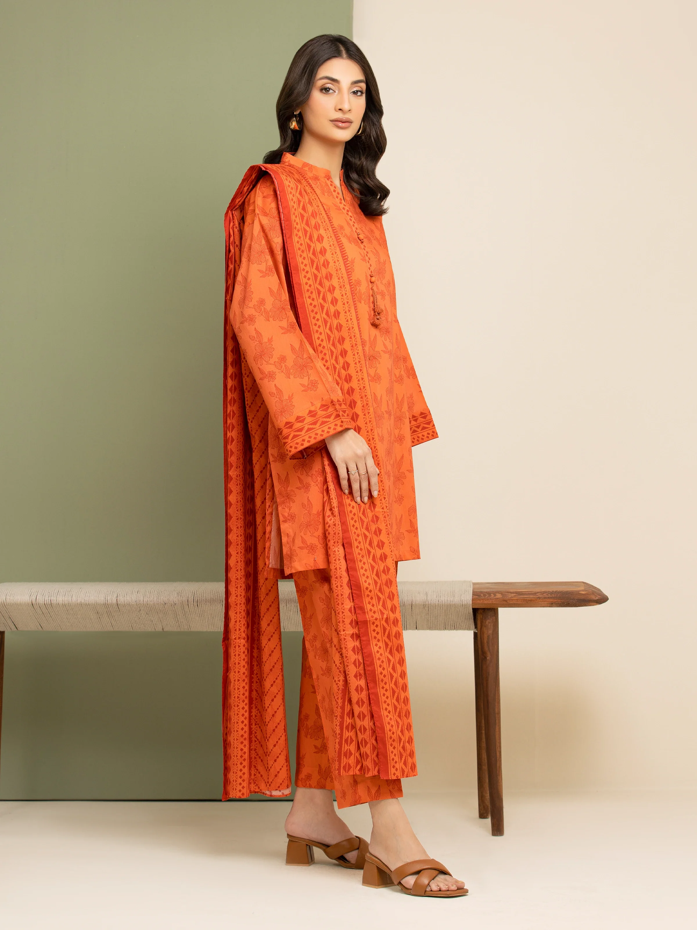 Unstitched Printed Lawn Suit - EWU5A1-35142-3P - Image 3