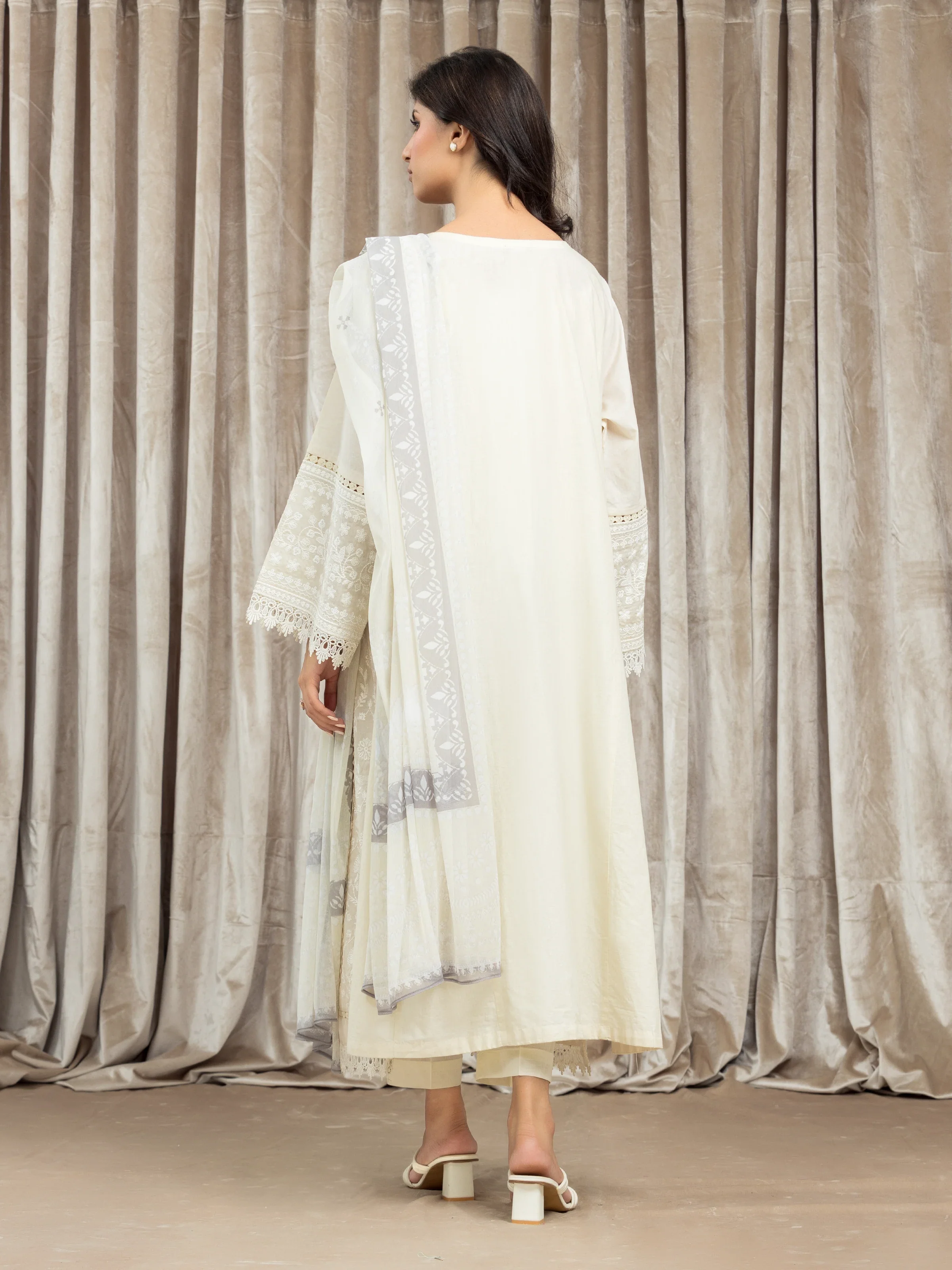 Unstitched Embroidered Cambric Suit - EWU24V2-28624-3P - Image 4