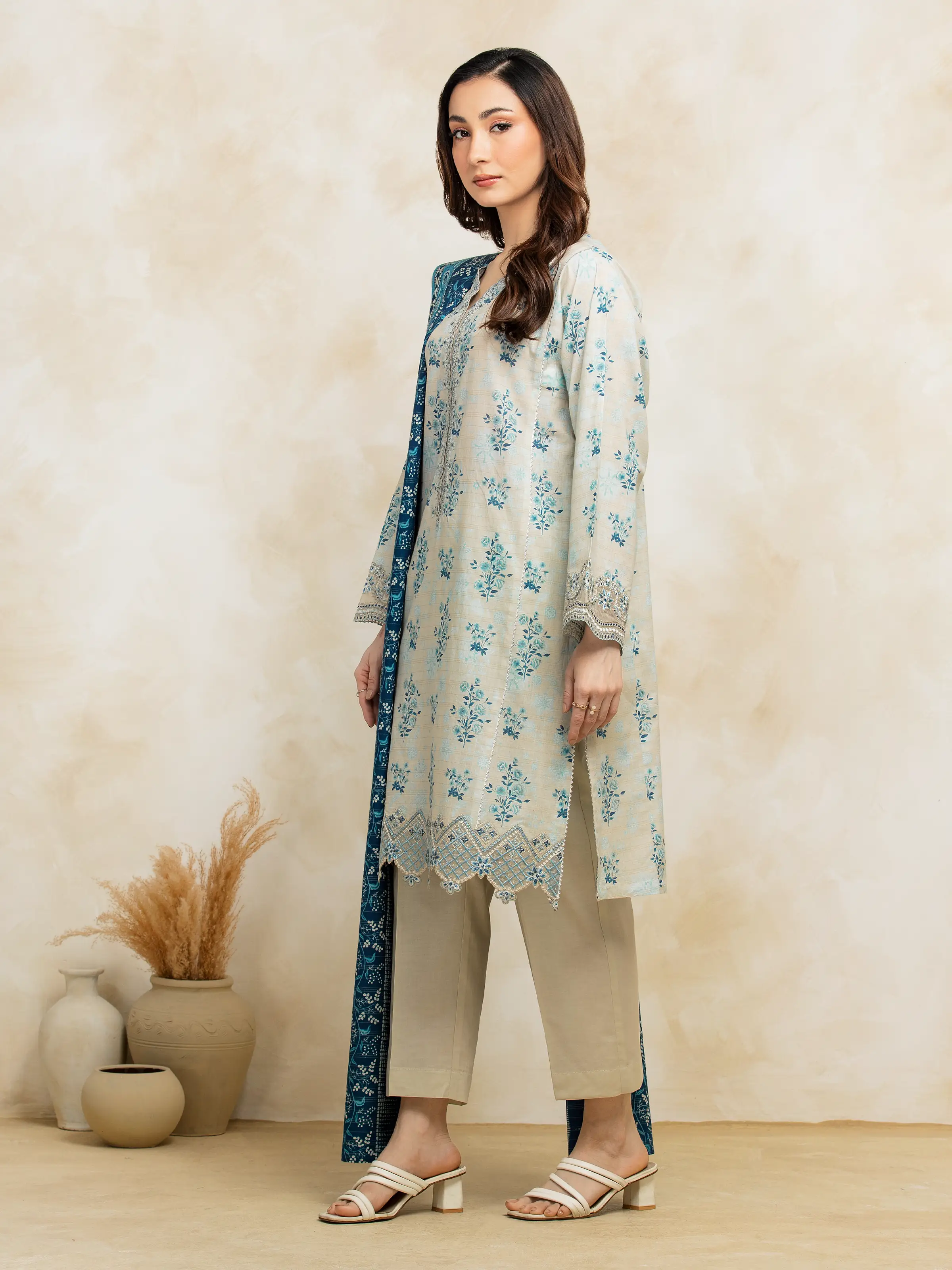 Unstitched Embroidered Lawn Suit - EWU5V1-31184-3P - Image 5