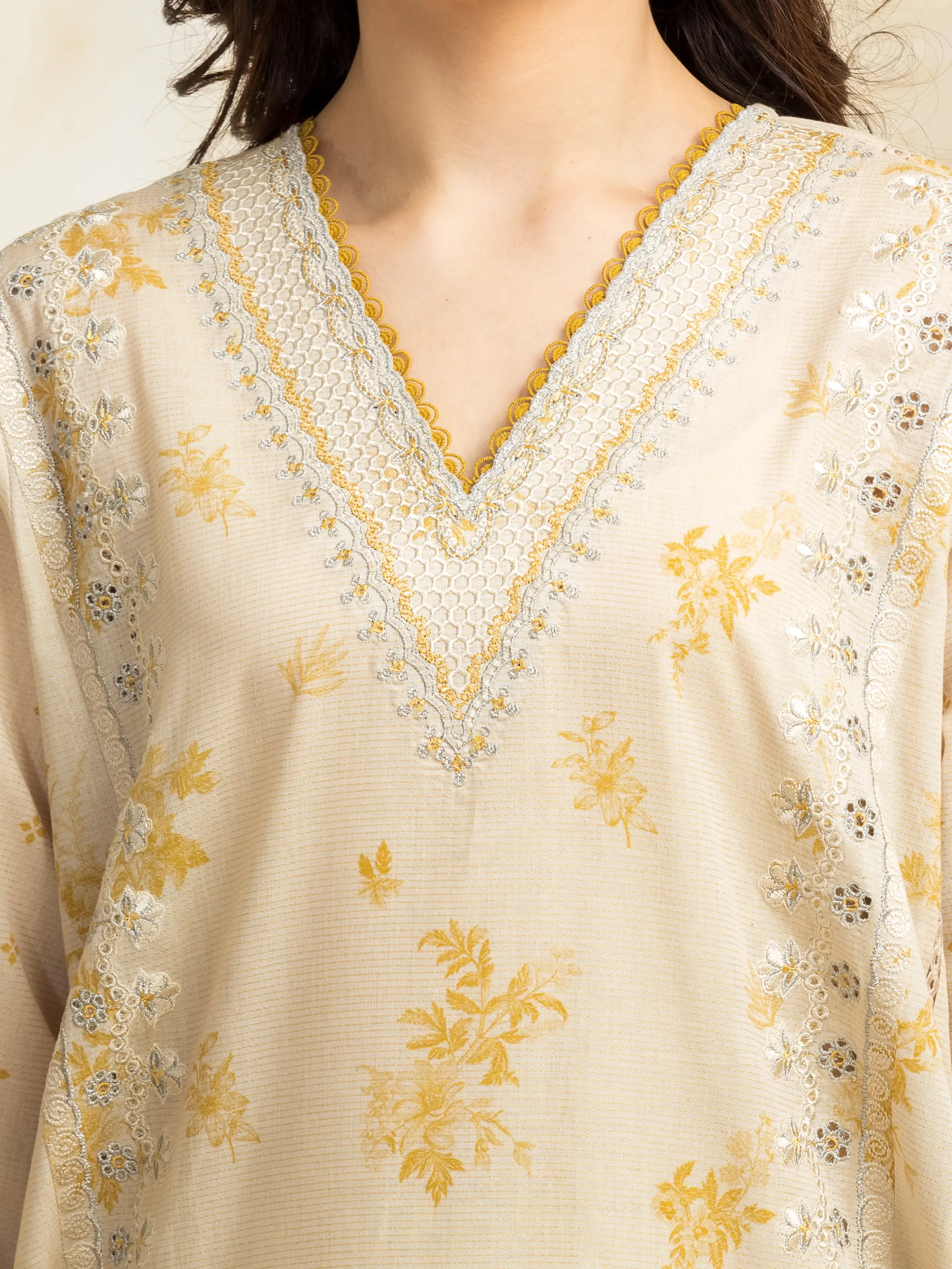 Unstitched Embroidered Lawn Suit - EWU5V1-31199-3P - Image 2