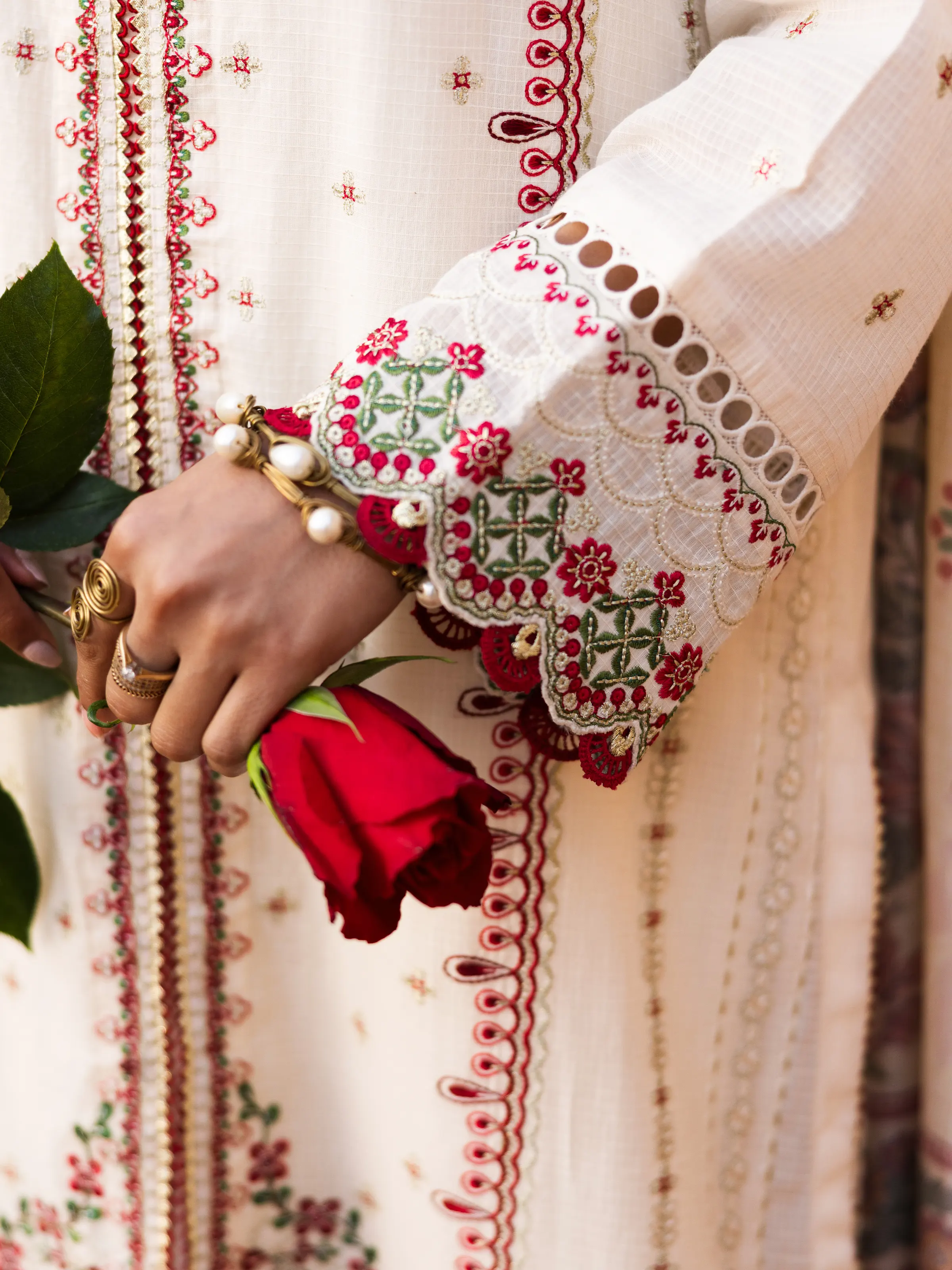Unstitched Embroidered Lawn Suit - EWU5V1-31247-3P - Image 3