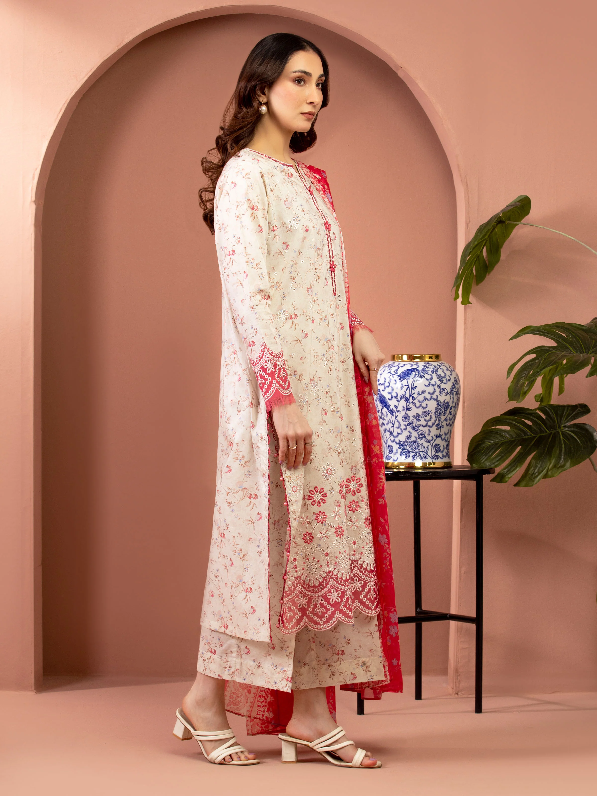 Unstitched Embroidered Lawn Suit - EWU5V1-31448-3P - Image 5