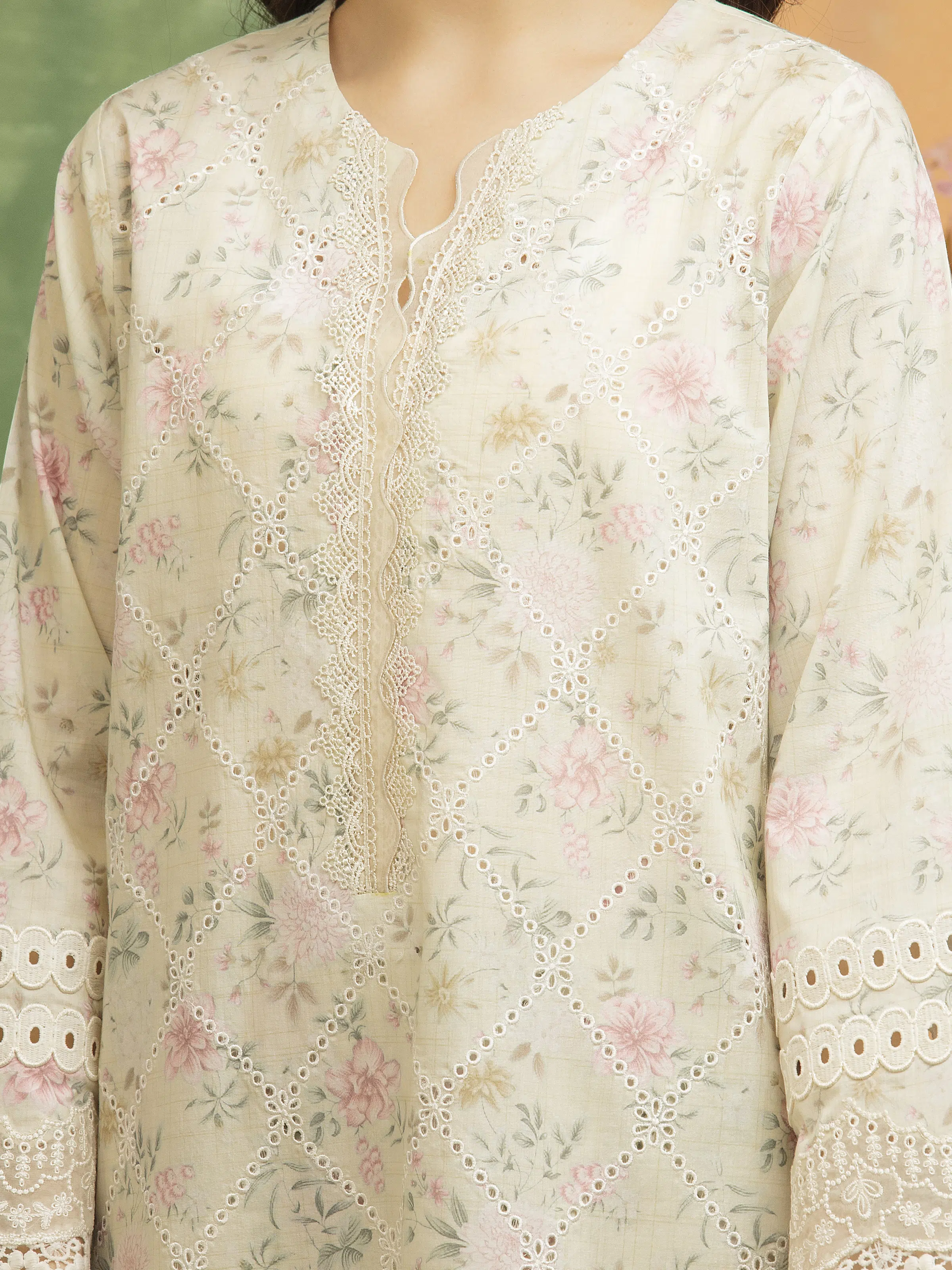Unstitched Embroidered Lawn Suit - EWU5V1-31452-3P - Image 3
