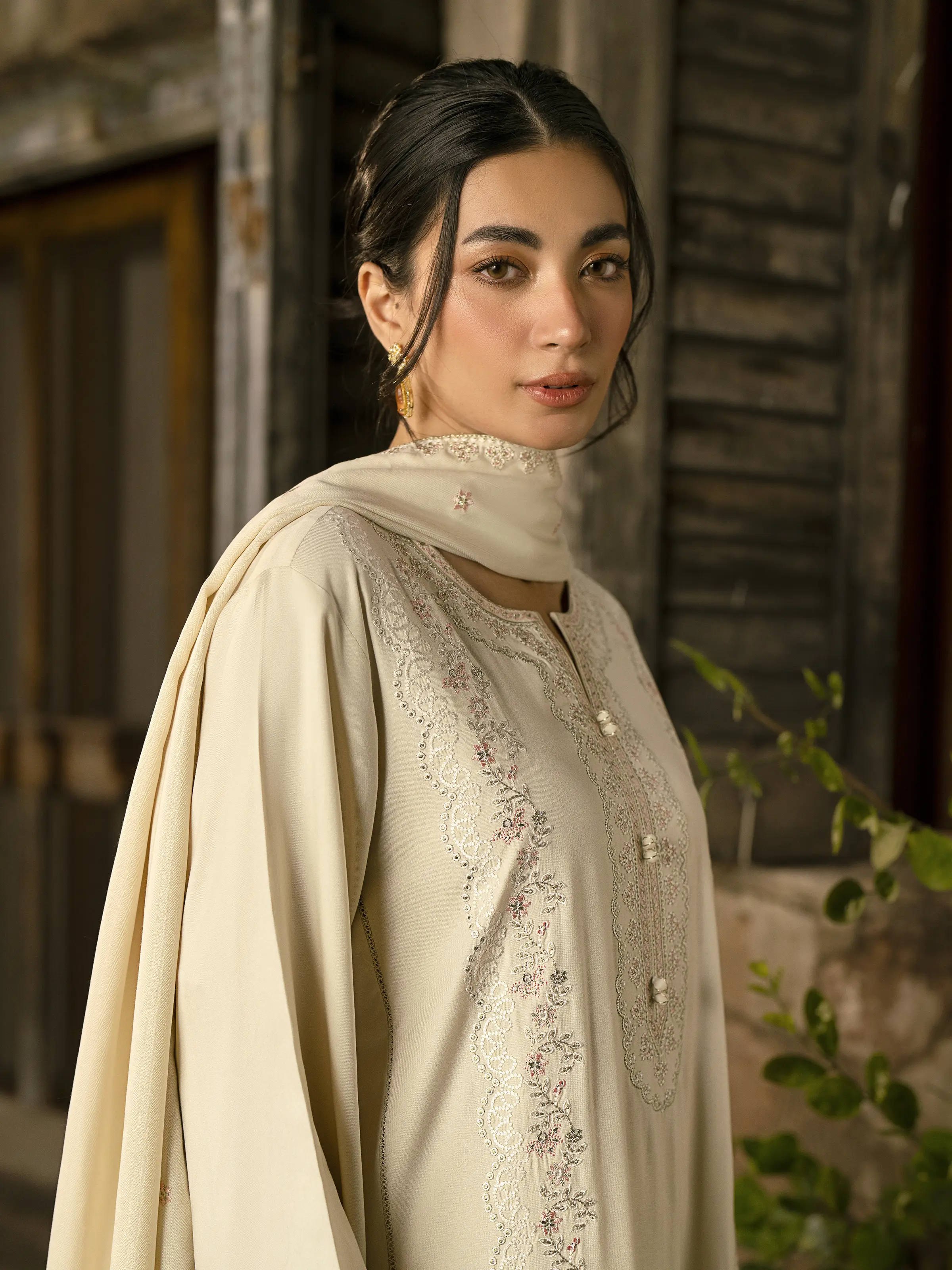 Unstitched Embroidered Marina Twill Suit - EWU24V14-30203-3P - Image 5