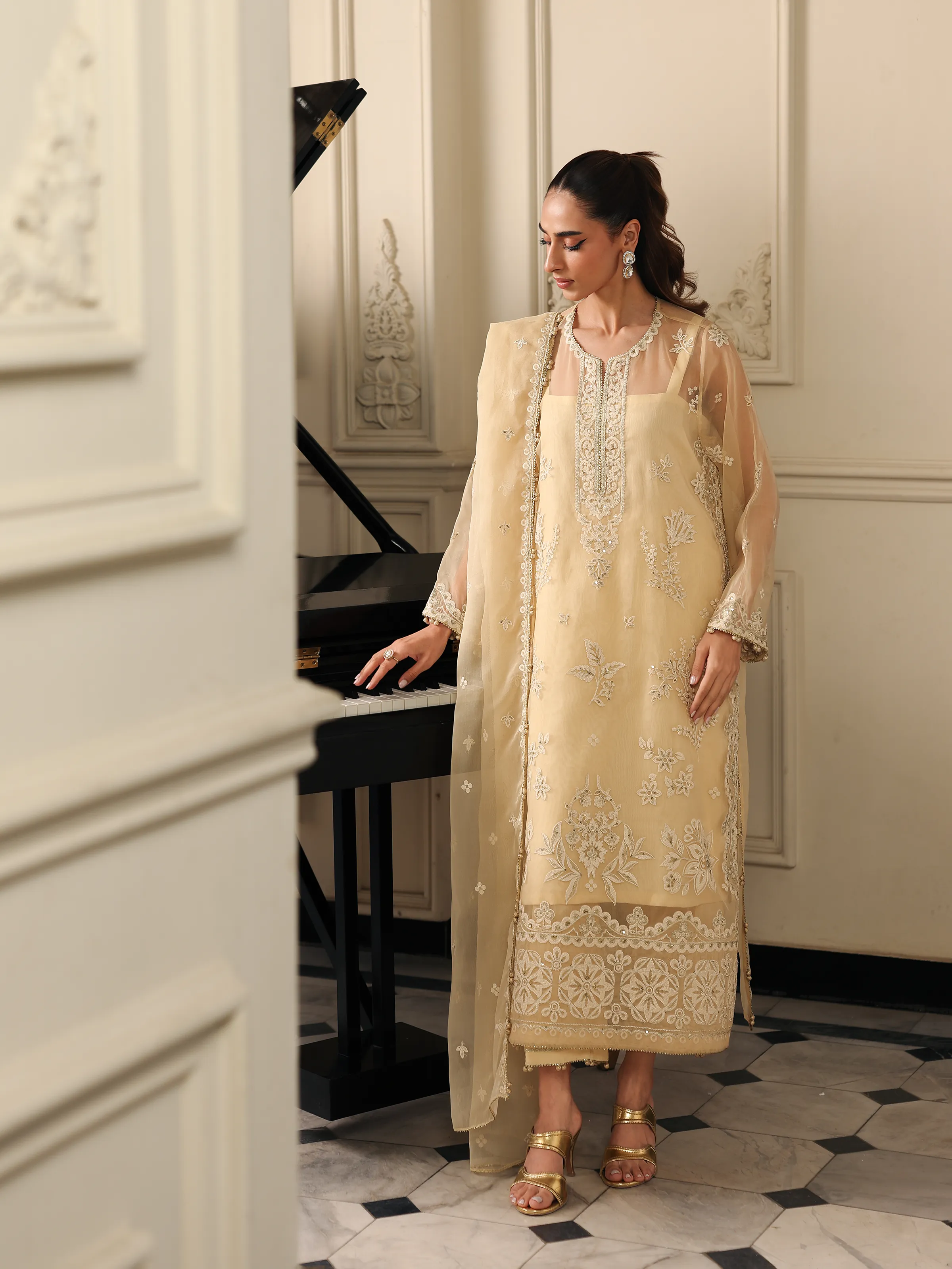 Unstitched Embroidered Organza Suit - EWU5V4-31261-3P - Image 3