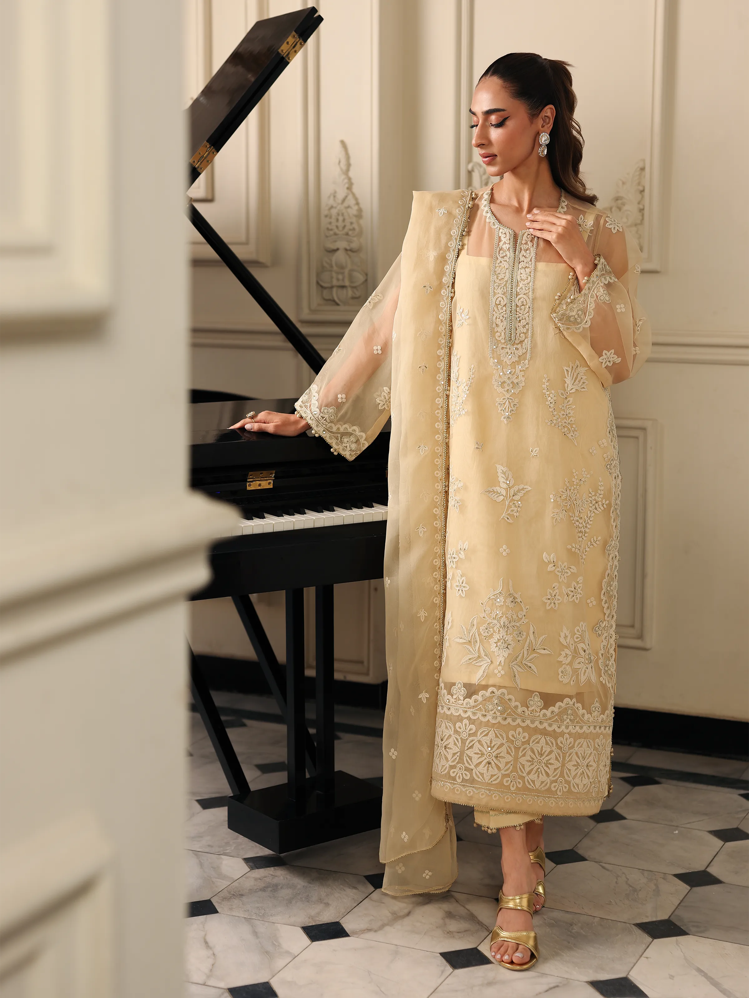 Unstitched Embroidered Organza Suit - EWU5V4-31261-3P - Image 4